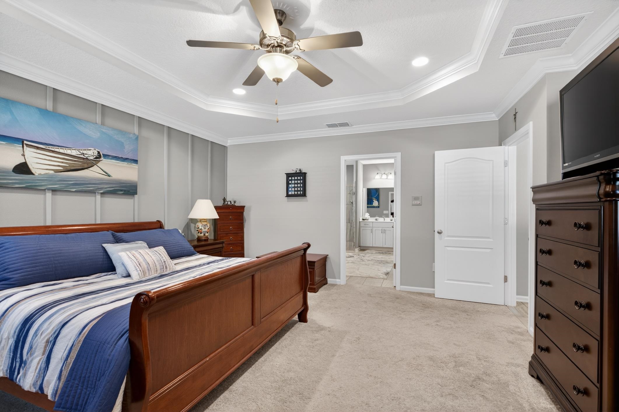 Image 25 of 82 For 37 Lost Lake Dr