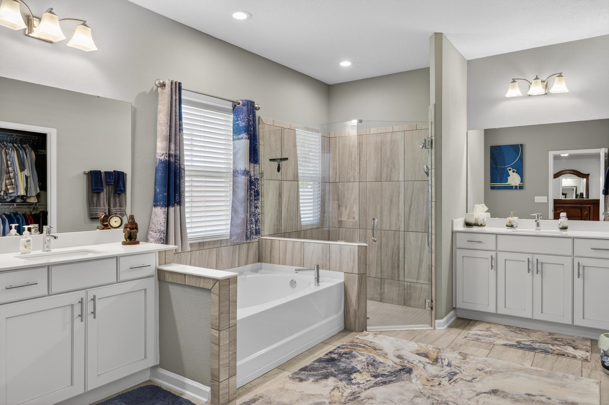 Image 27 of 82 For 37 Lost Lake Dr