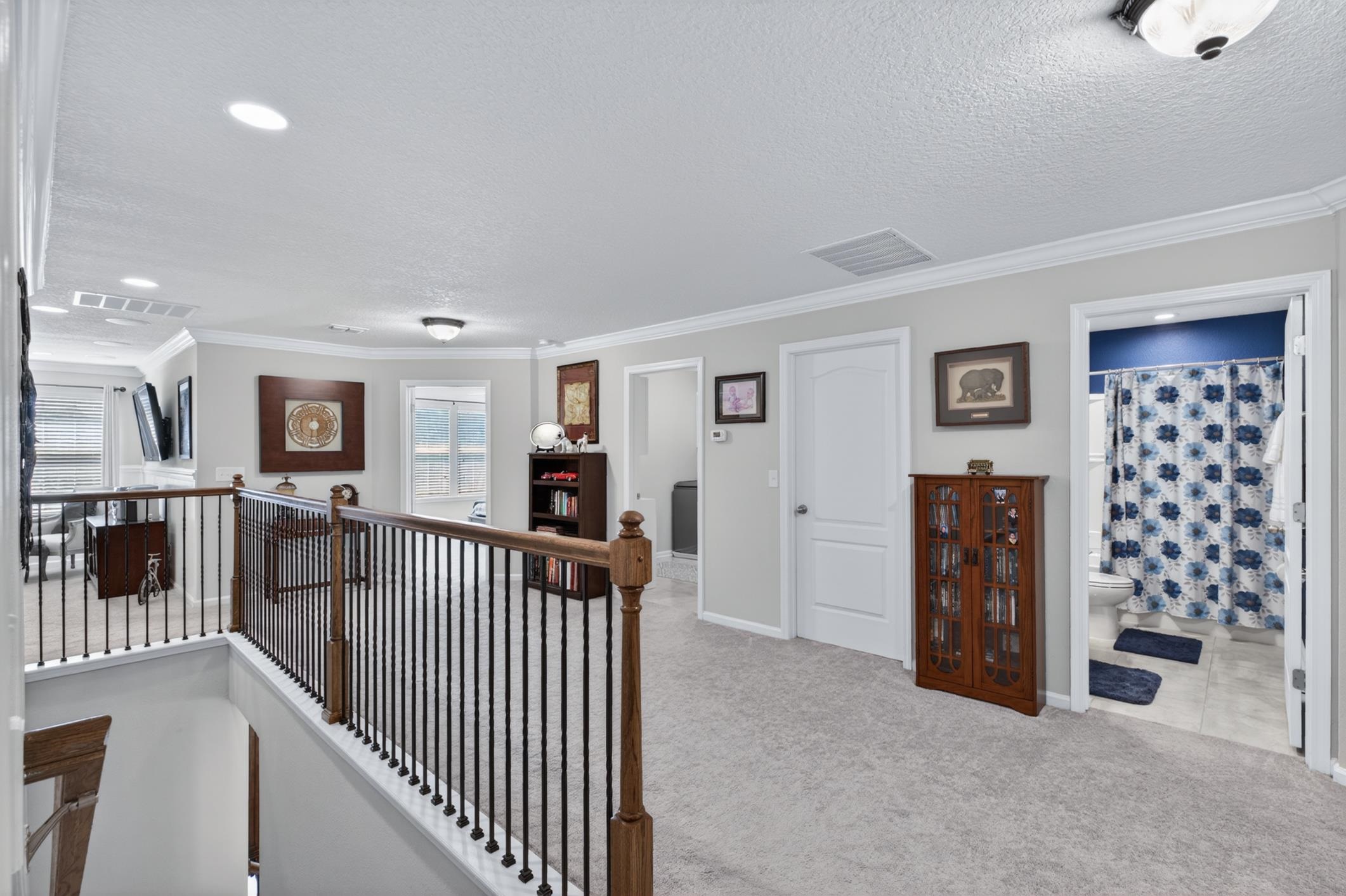 Image 31 of 82 For 37 Lost Lake Dr