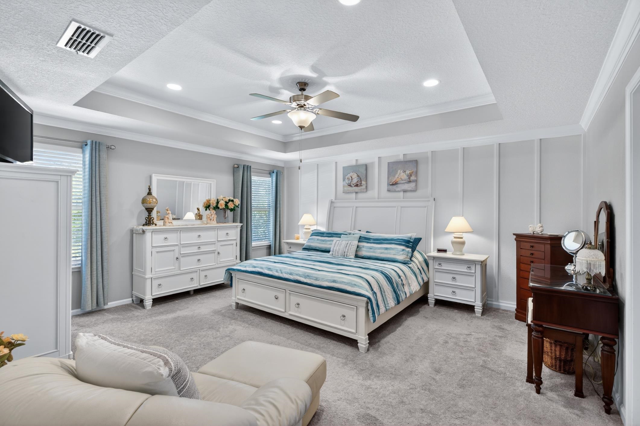 Image 32 of 82 For 37 Lost Lake Dr