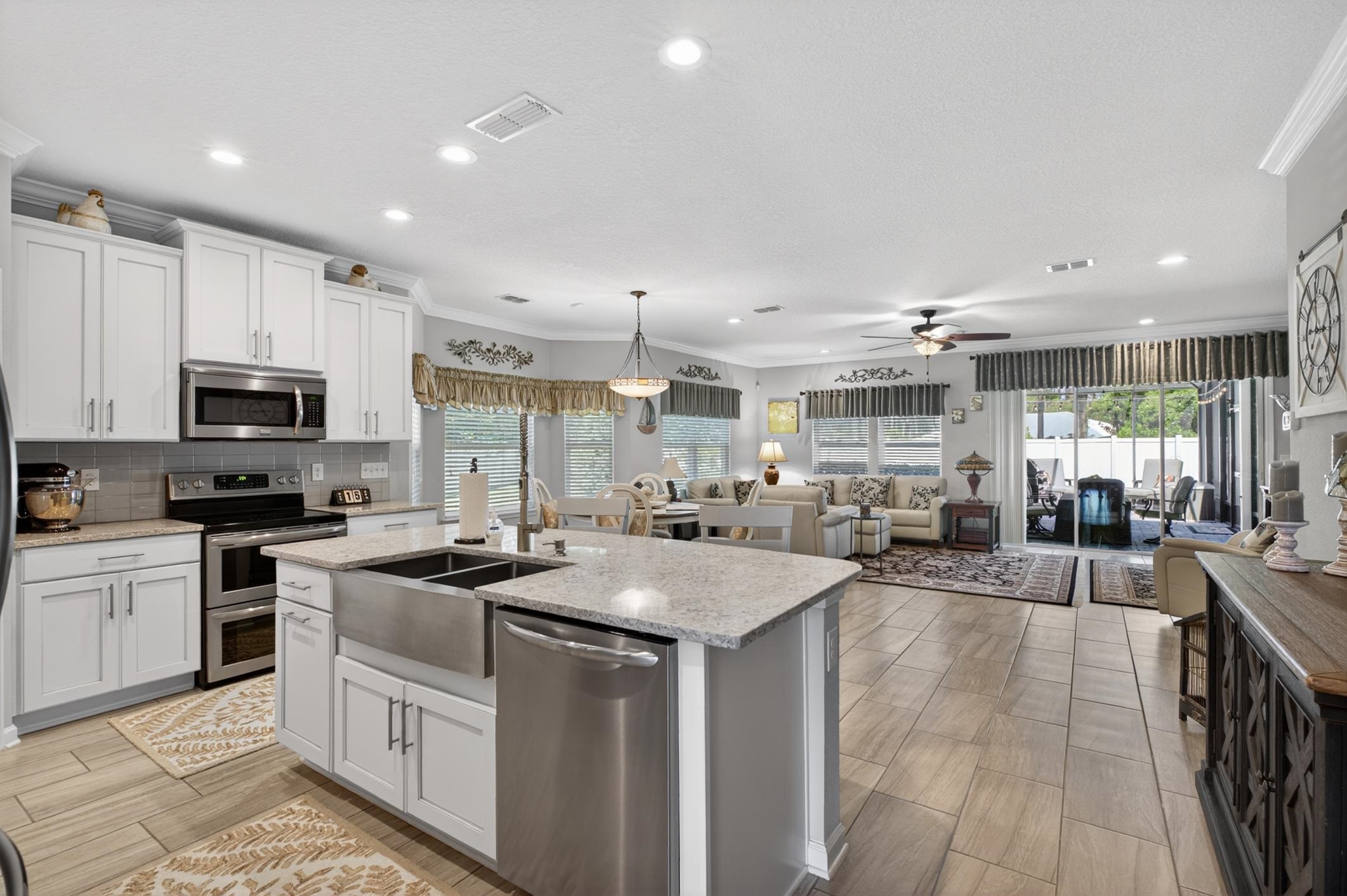 Image 8 of 82 For 37 Lost Lake Dr