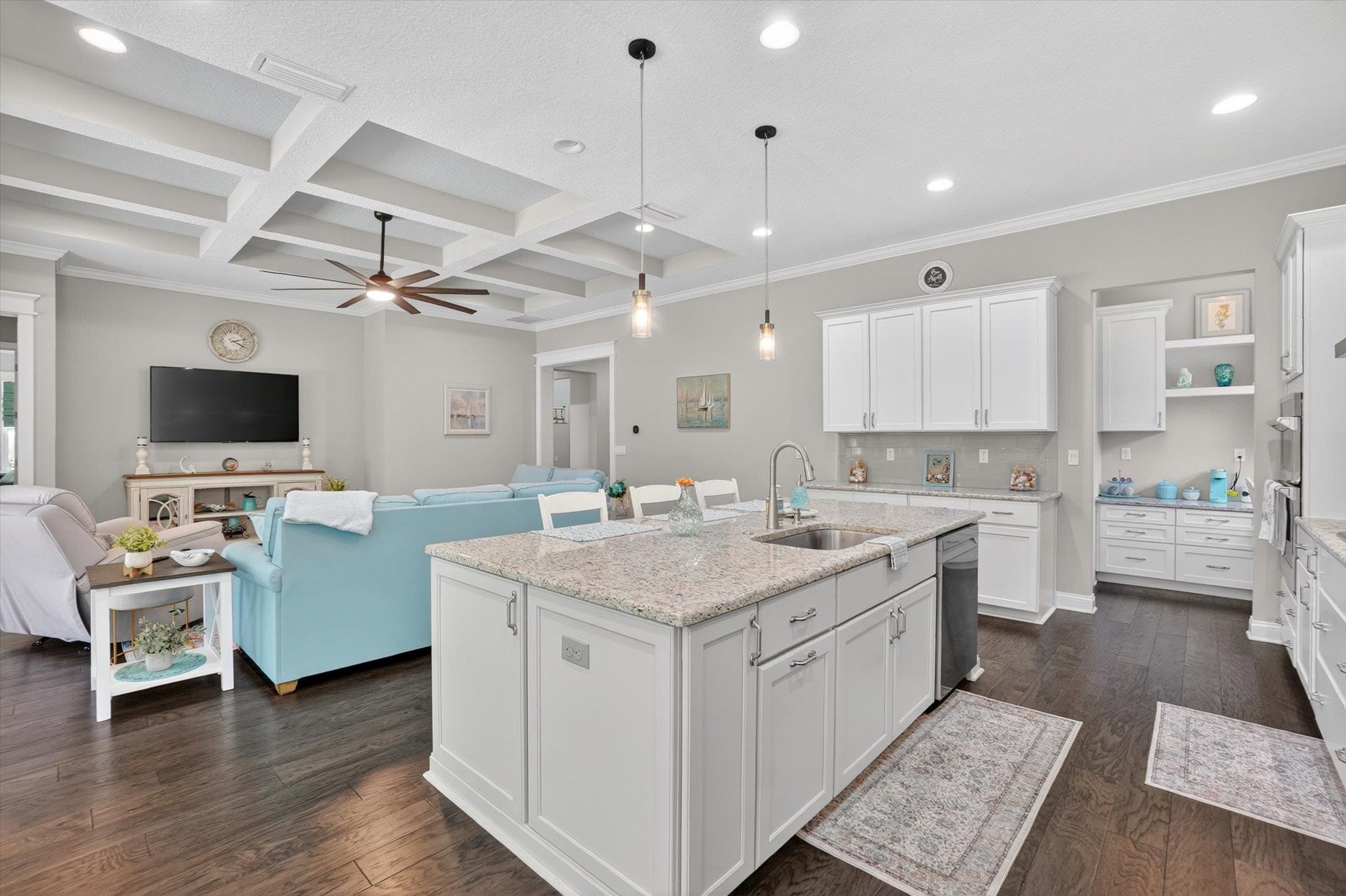 Image 20 of 51 For 541 Pescado Dr