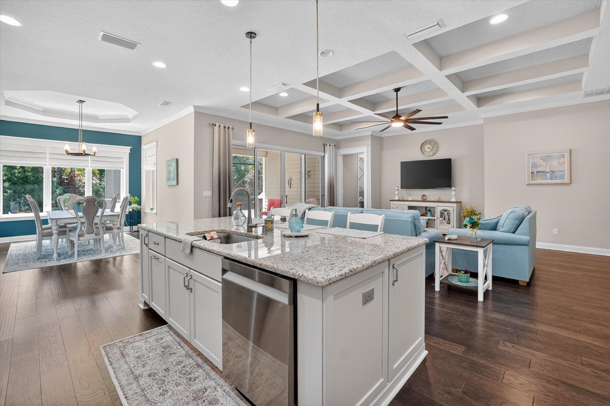 Image 23 of 51 For 541 Pescado Dr