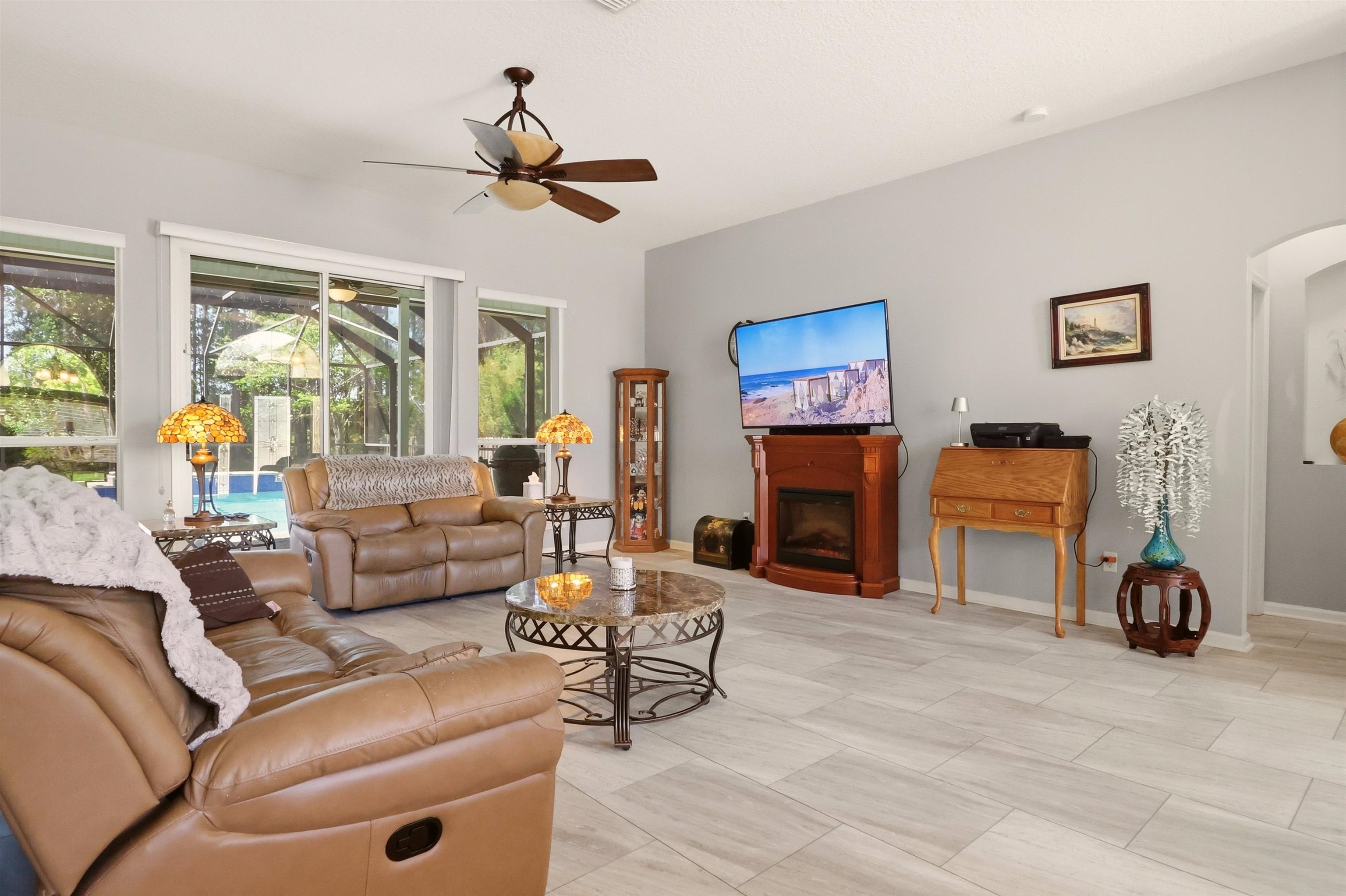 Image 12 of 44 For 273 Whisper Ridge Dr