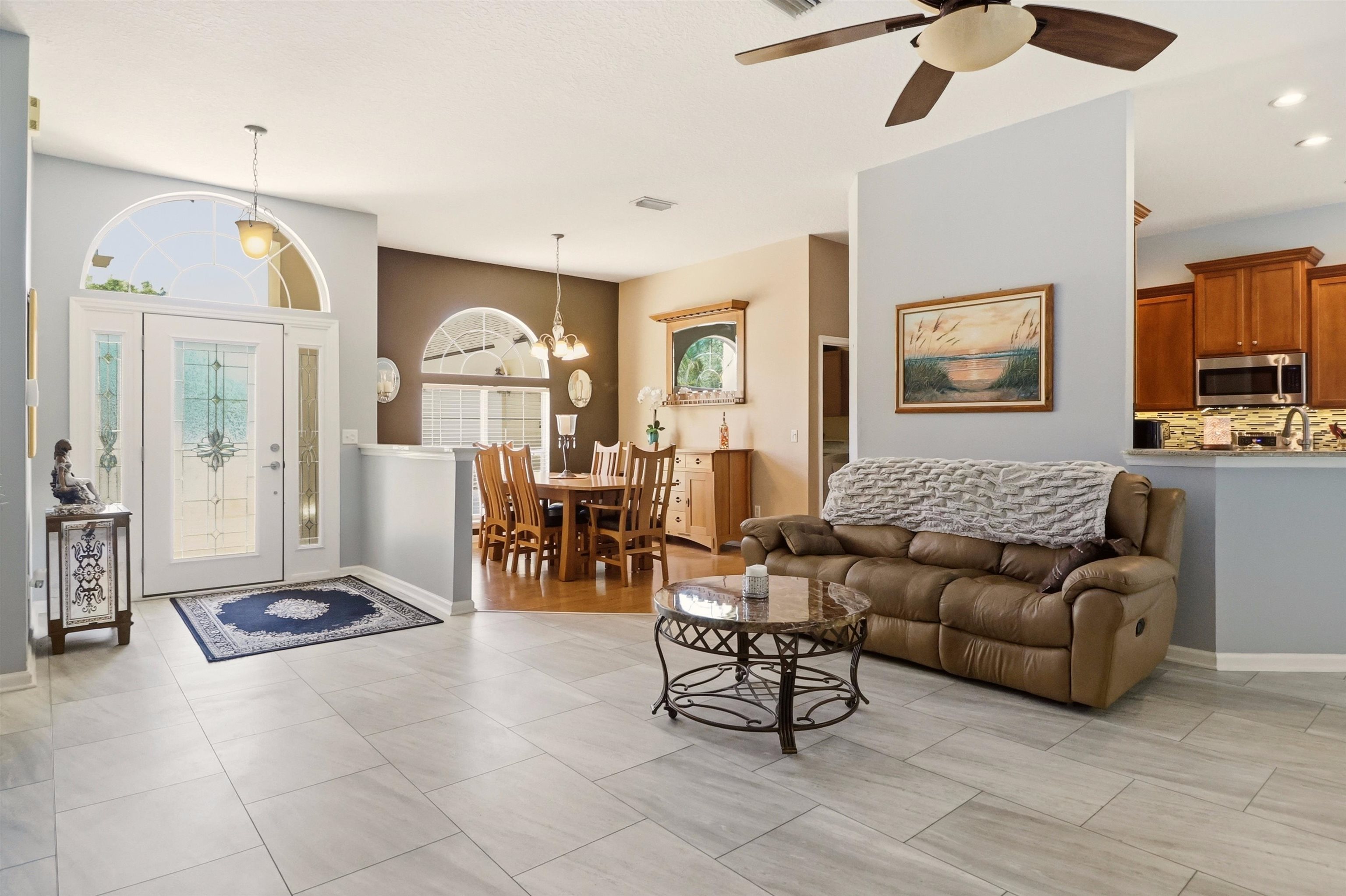 Image 14 of 44 For 273 Whisper Ridge Dr