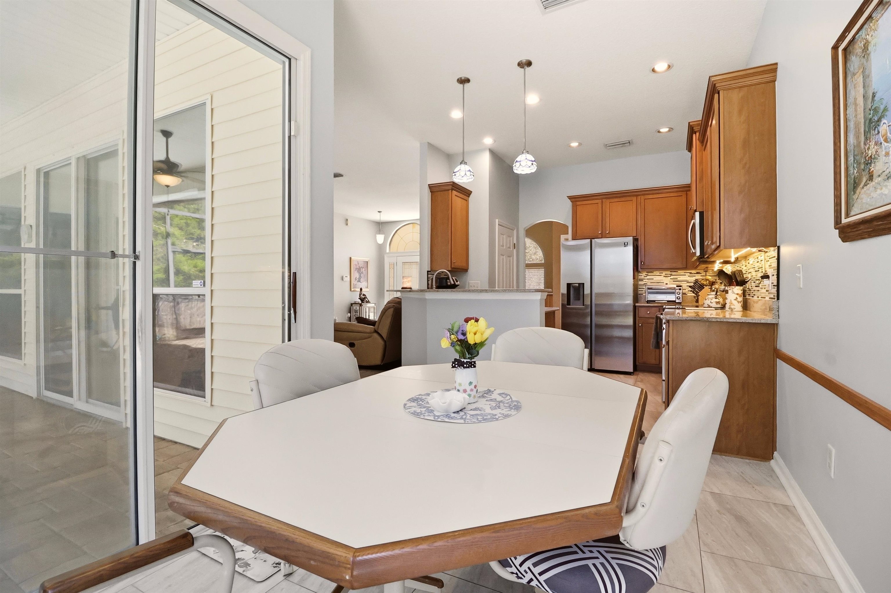 Image 21 of 44 For 273 Whisper Ridge Dr