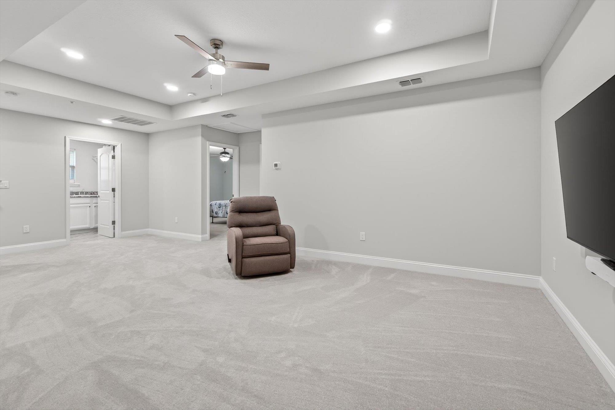 Image 19 of 55 For 177 Grand Ravine Dr