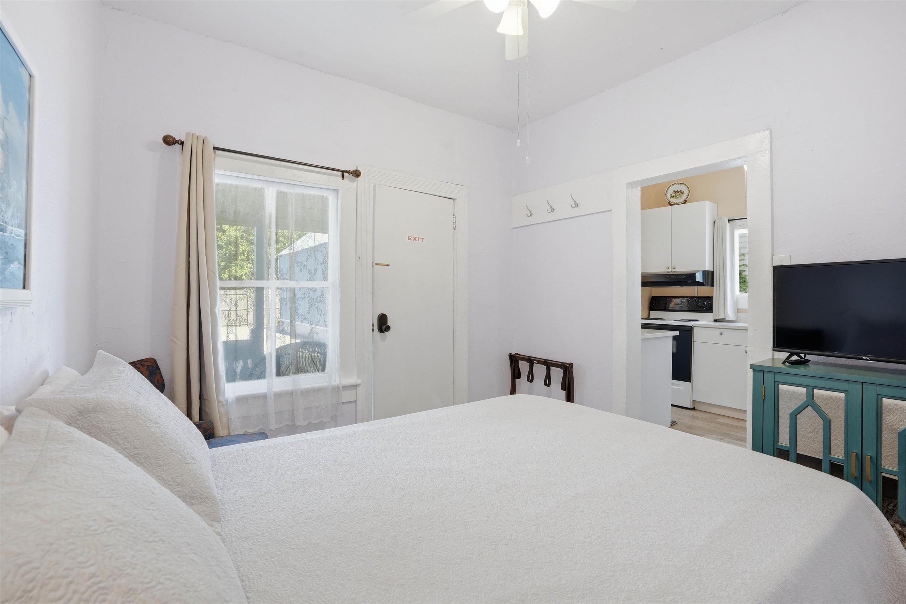 Image 13 of 42 For 53 Sanford St