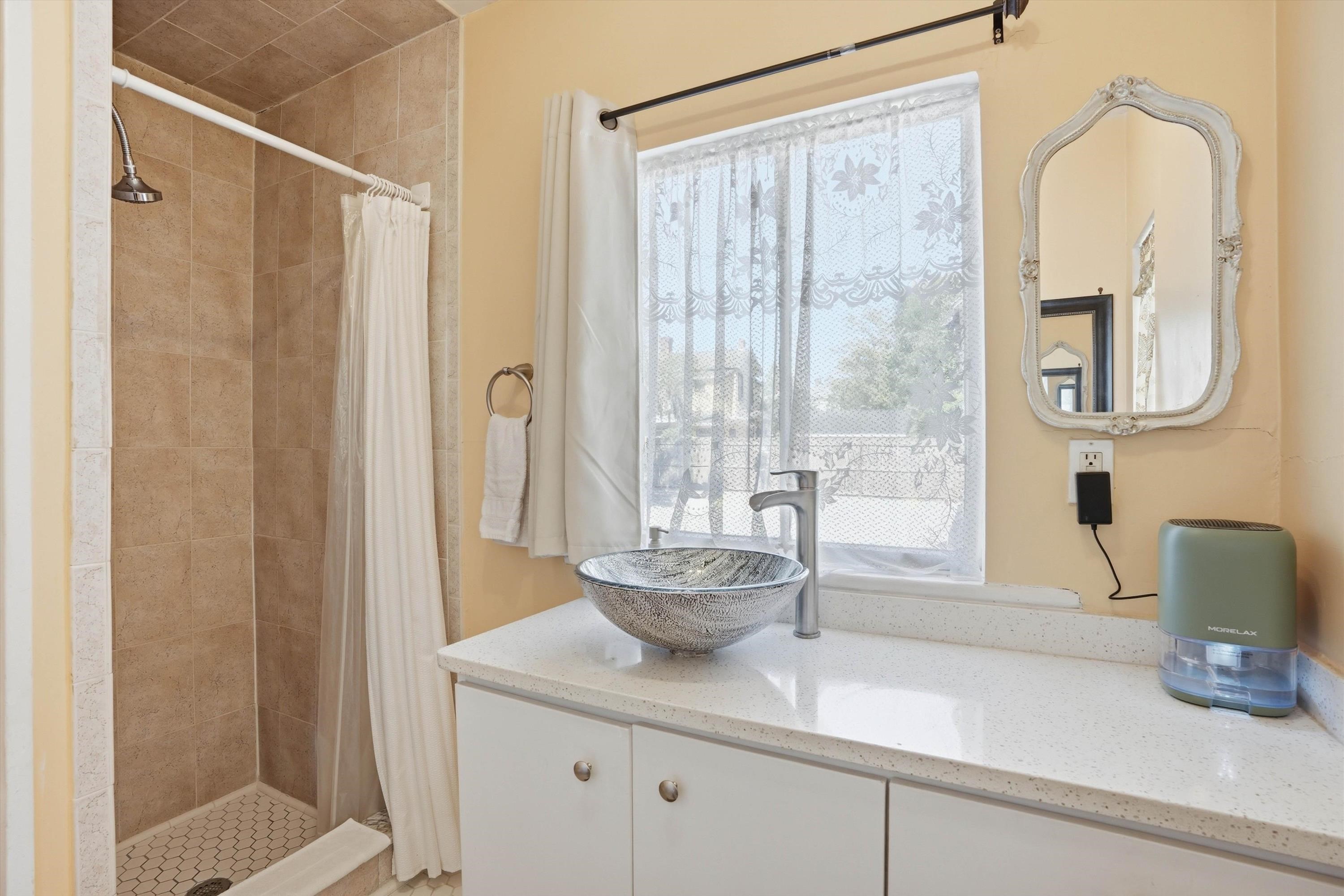 Image 14 of 42 For 53 Sanford St