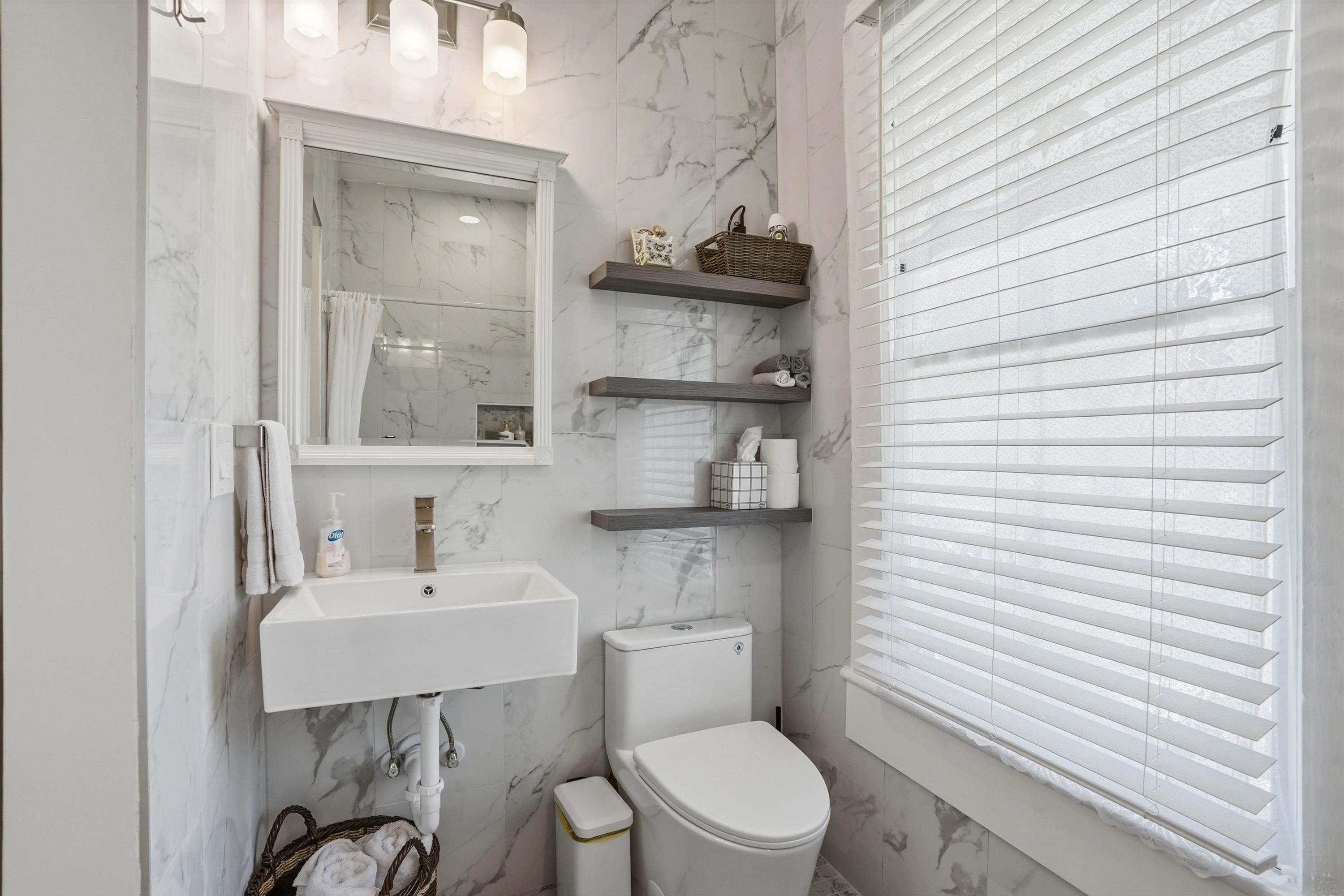 Image 18 of 42 For 53 Sanford St