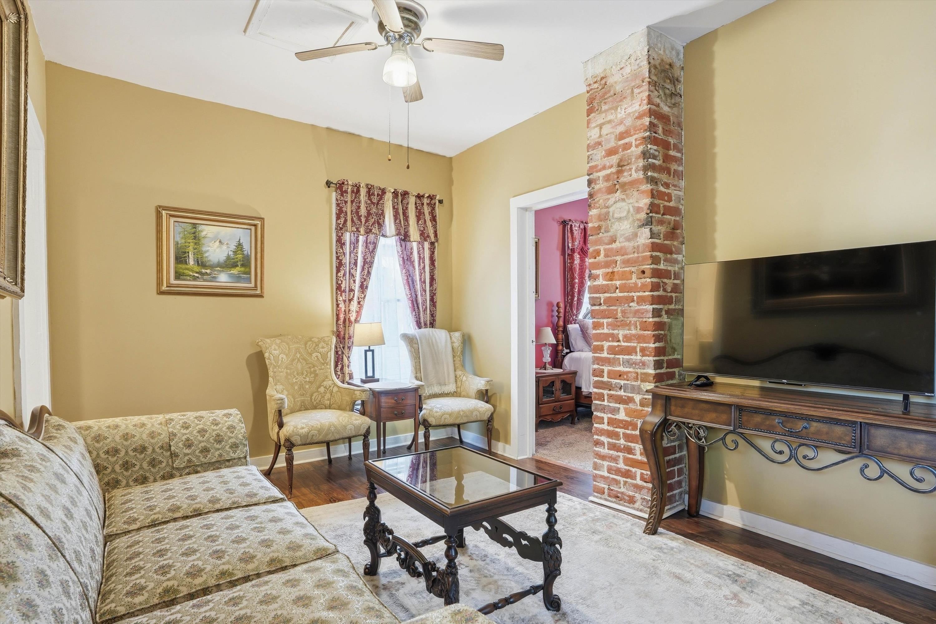 Image 27 of 42 For 53 Sanford St