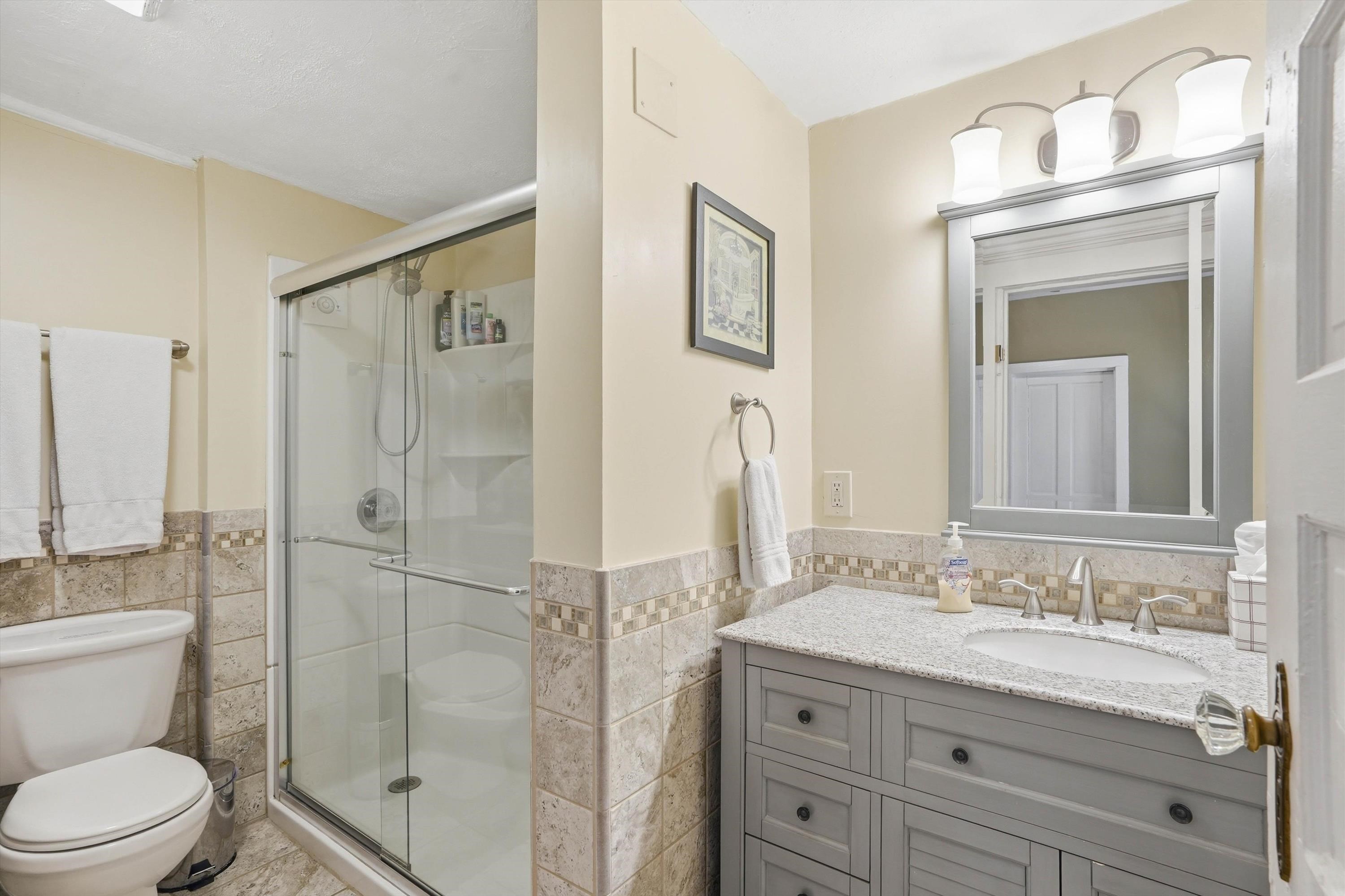 Image 32 of 42 For 53 Sanford St