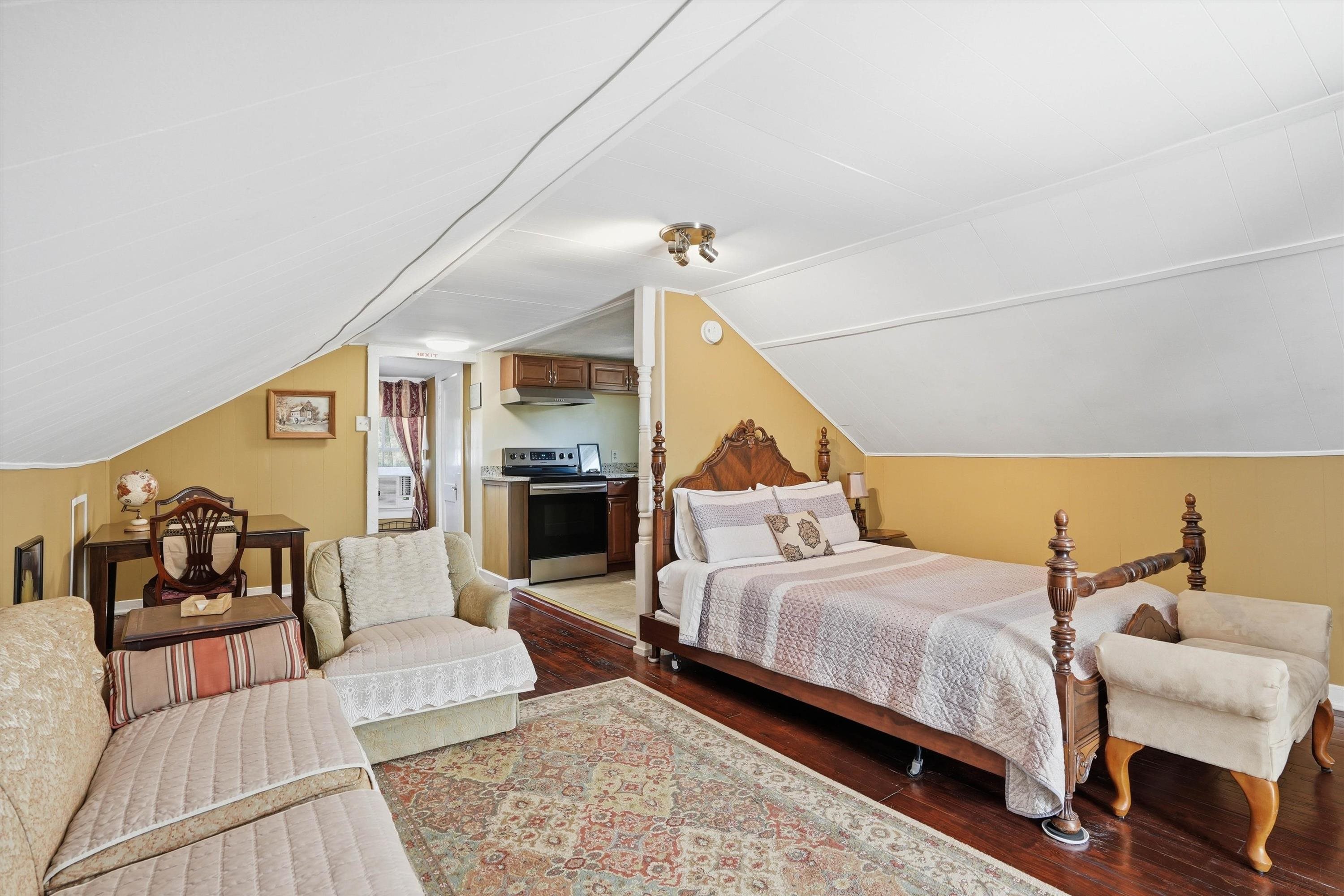 Image 38 of 42 For 53 Sanford St