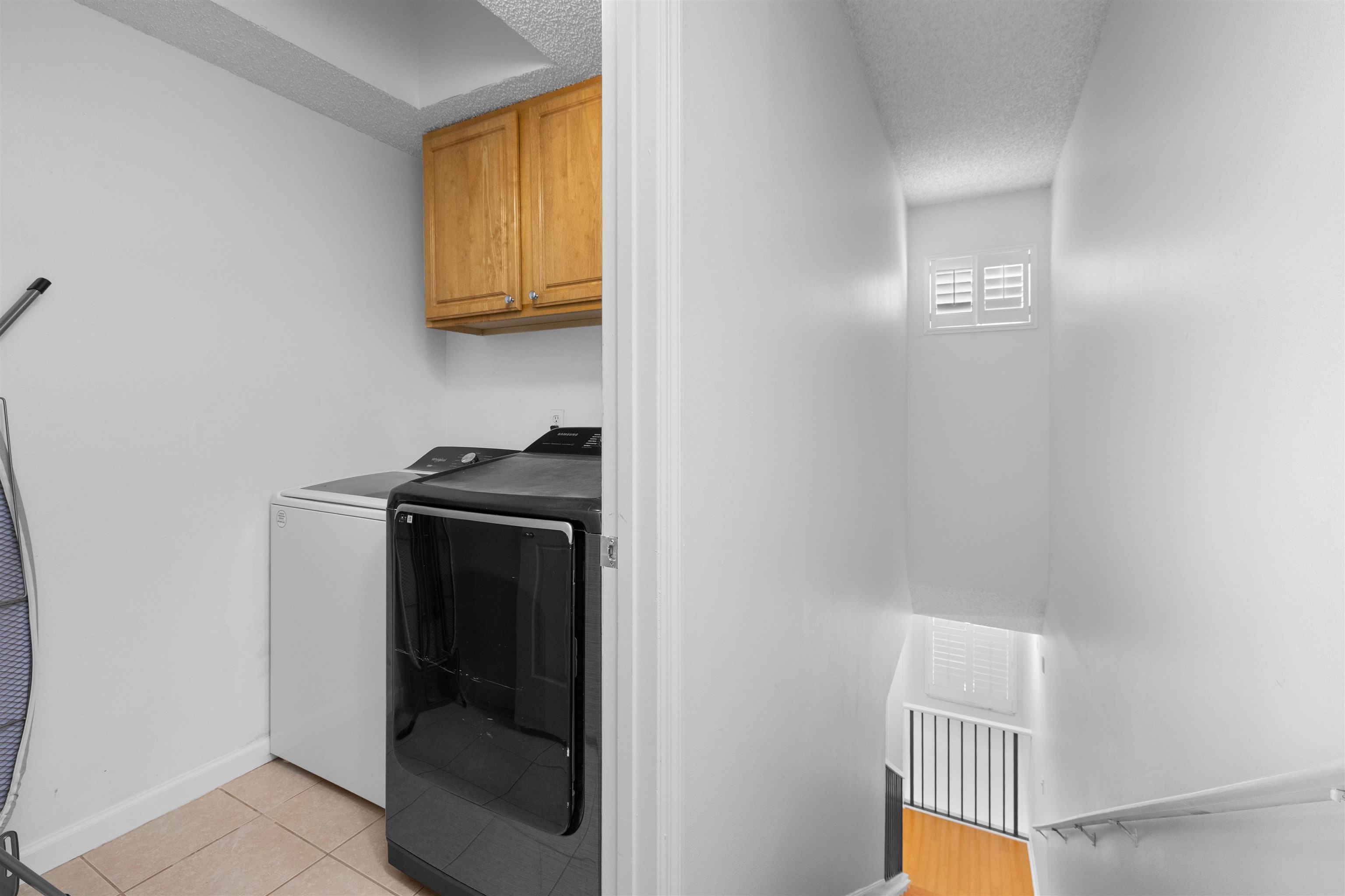 Image 18 of 31 For 2005 Mariposa Vista Ln  107