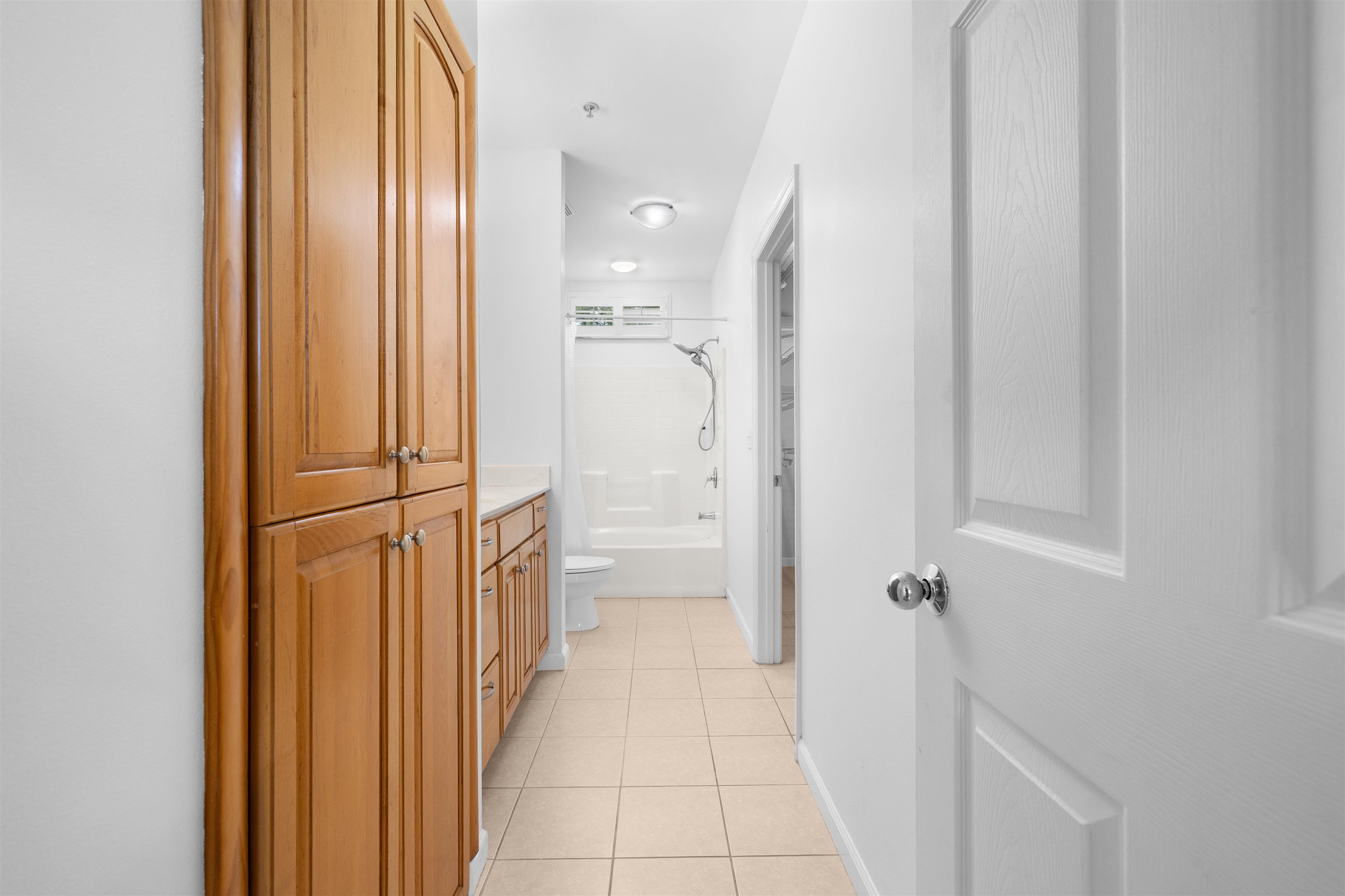 Image 21 of 31 For 2005 Mariposa Vista Ln  107