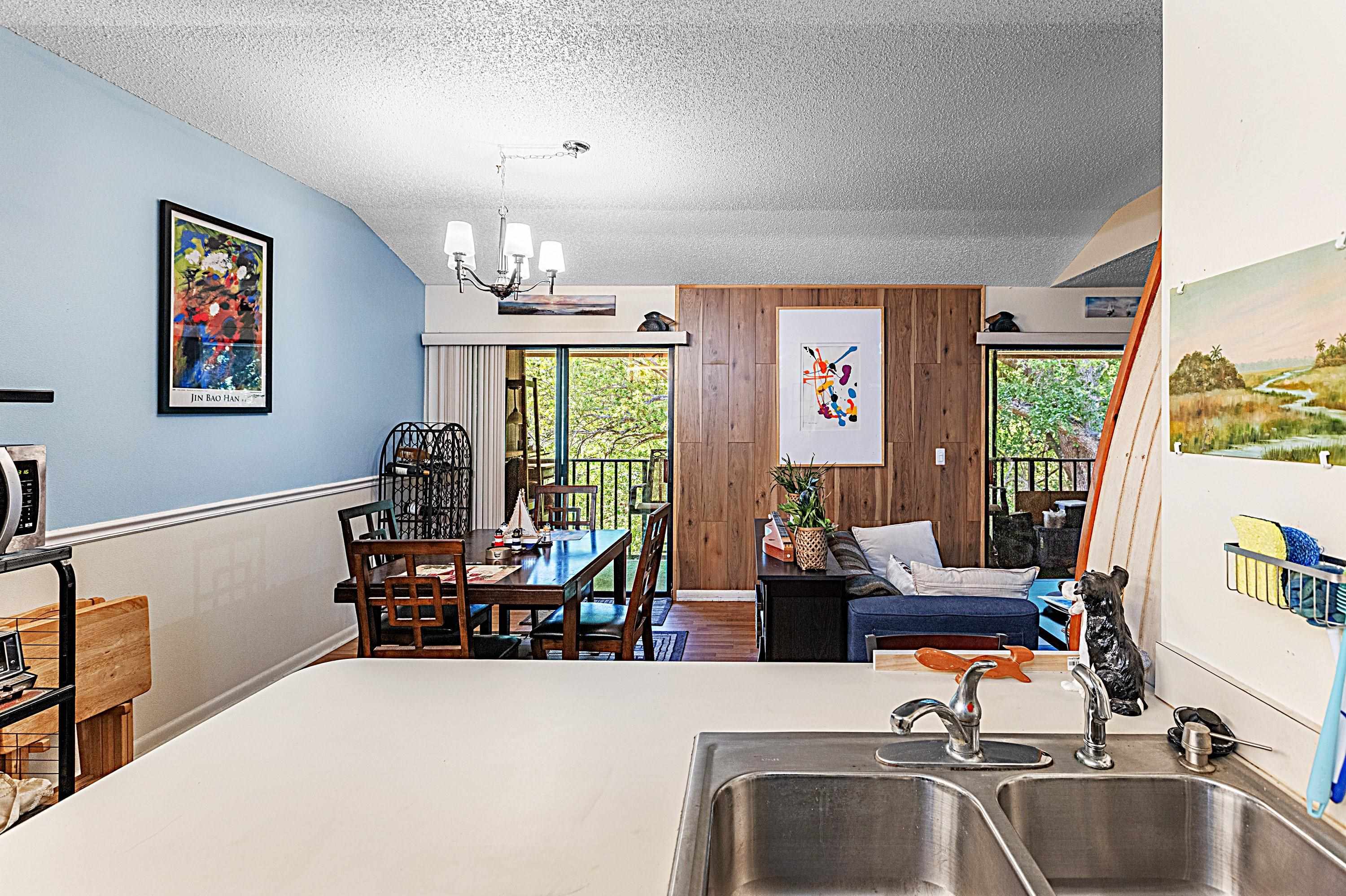 Image 15 of 59 For 28 Catalonia Ct