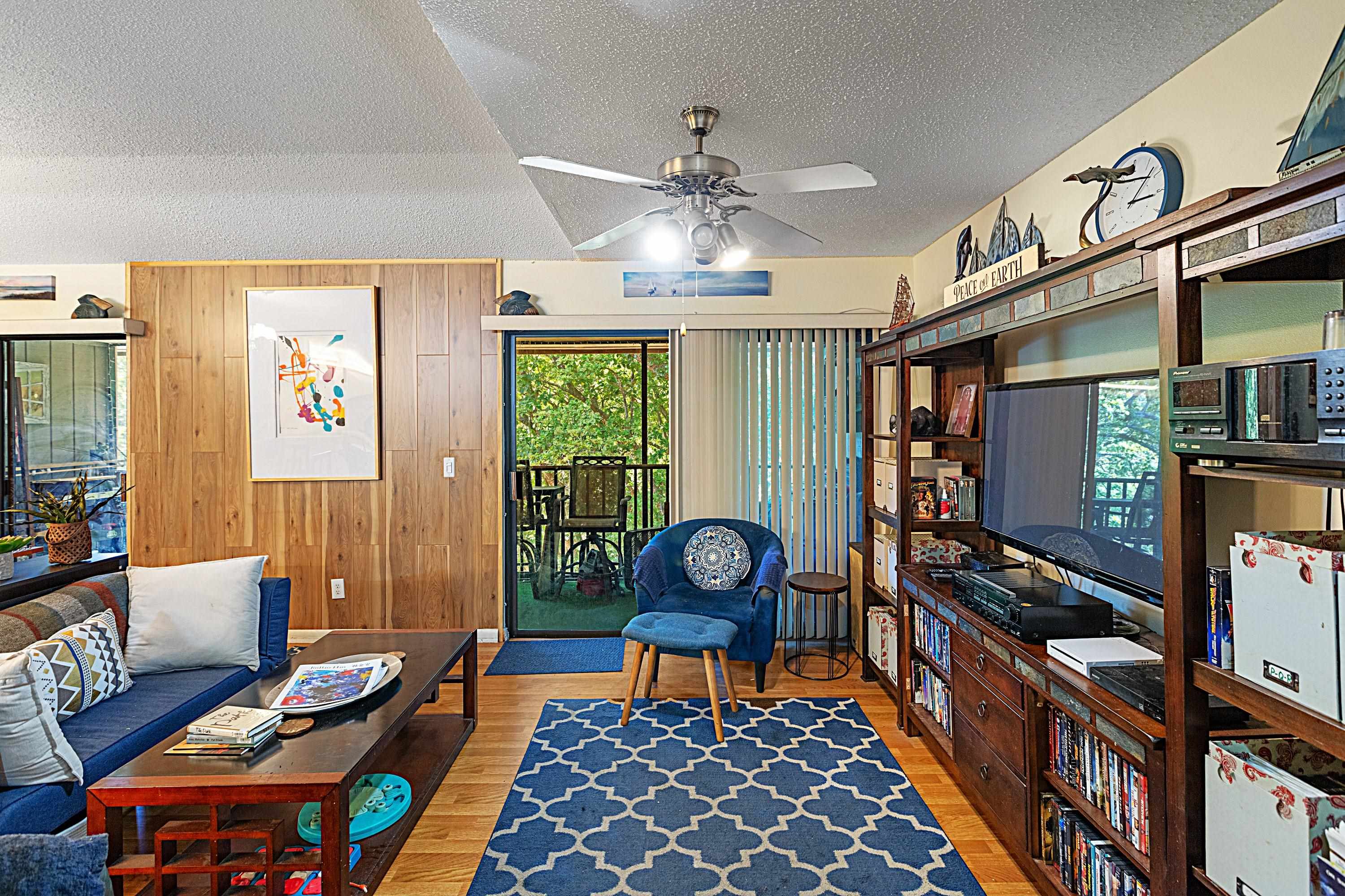 Image 8 of 59 For 28 Catalonia Ct