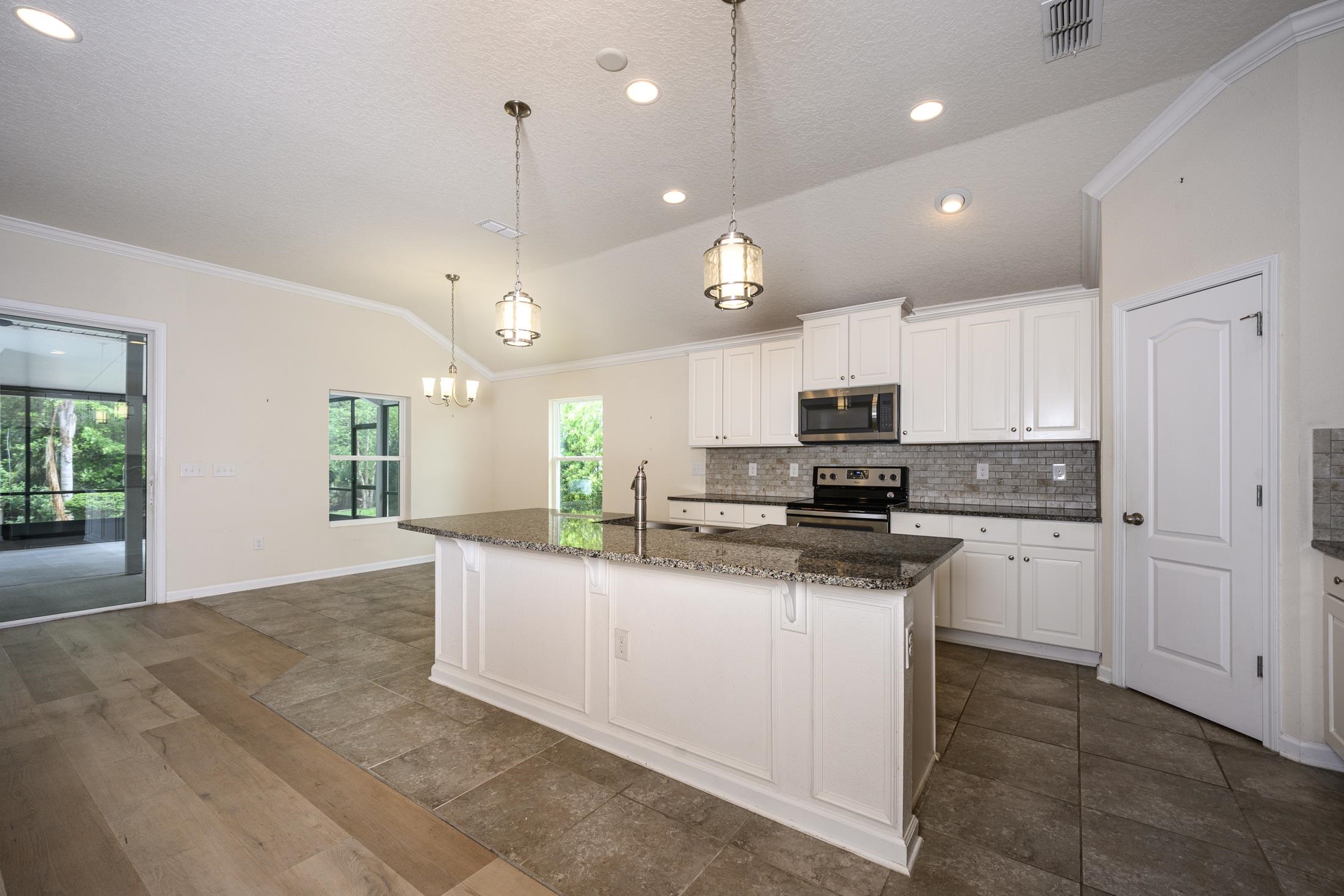 Image 18 of 77 For 772 Pullman Cir