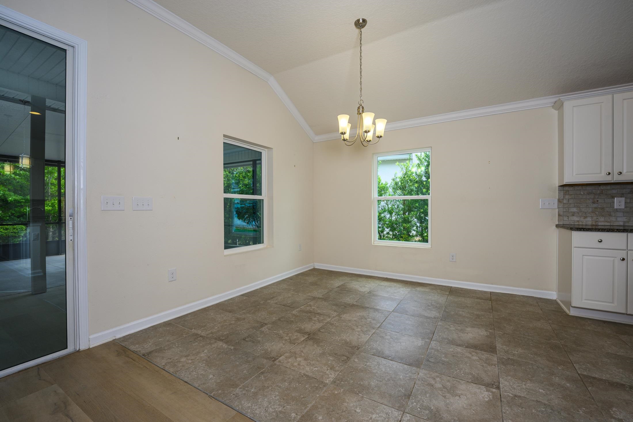 Image 21 of 77 For 772 Pullman Cir