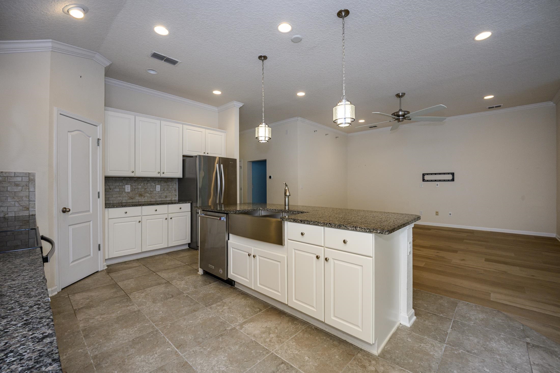 Image 24 of 77 For 772 Pullman Cir