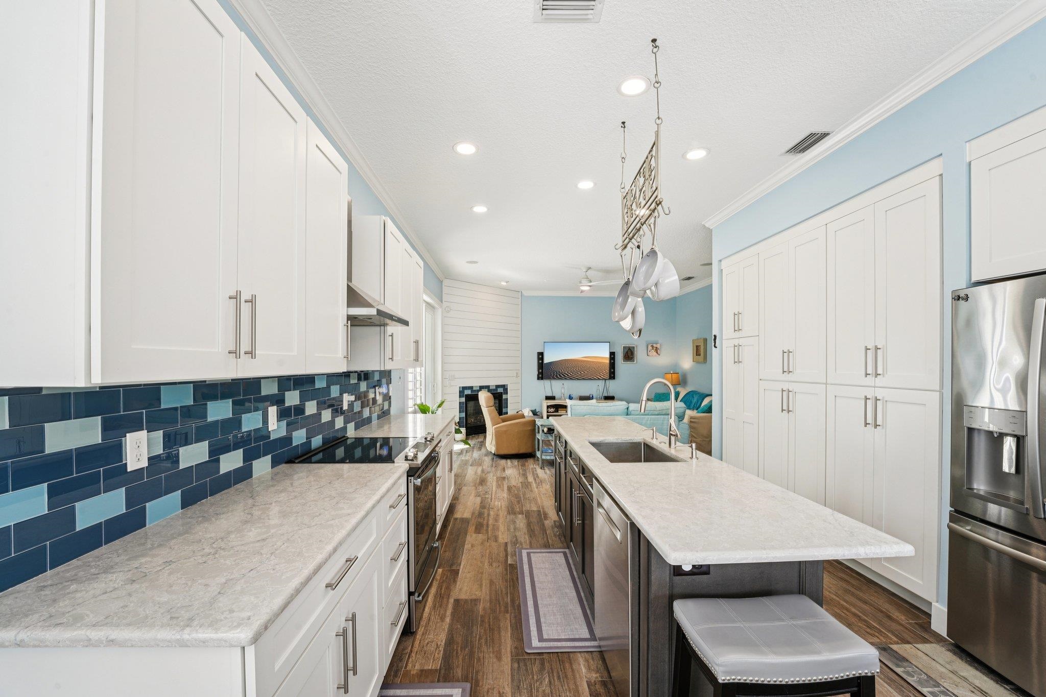 Image 11 of 60 For 4325 Palmetto St