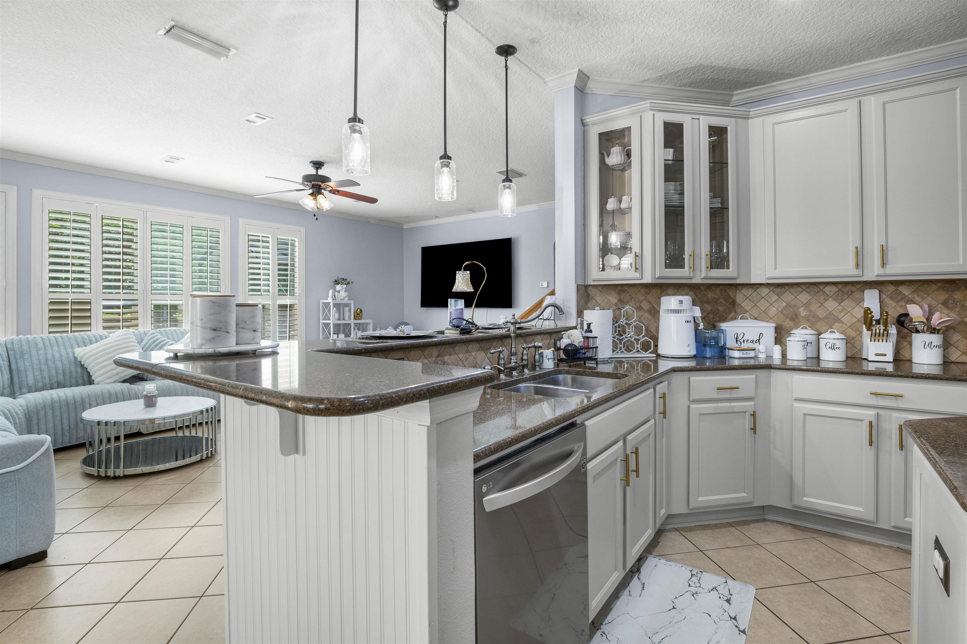 Image 16 of 62 For 3020 Atherley Rd