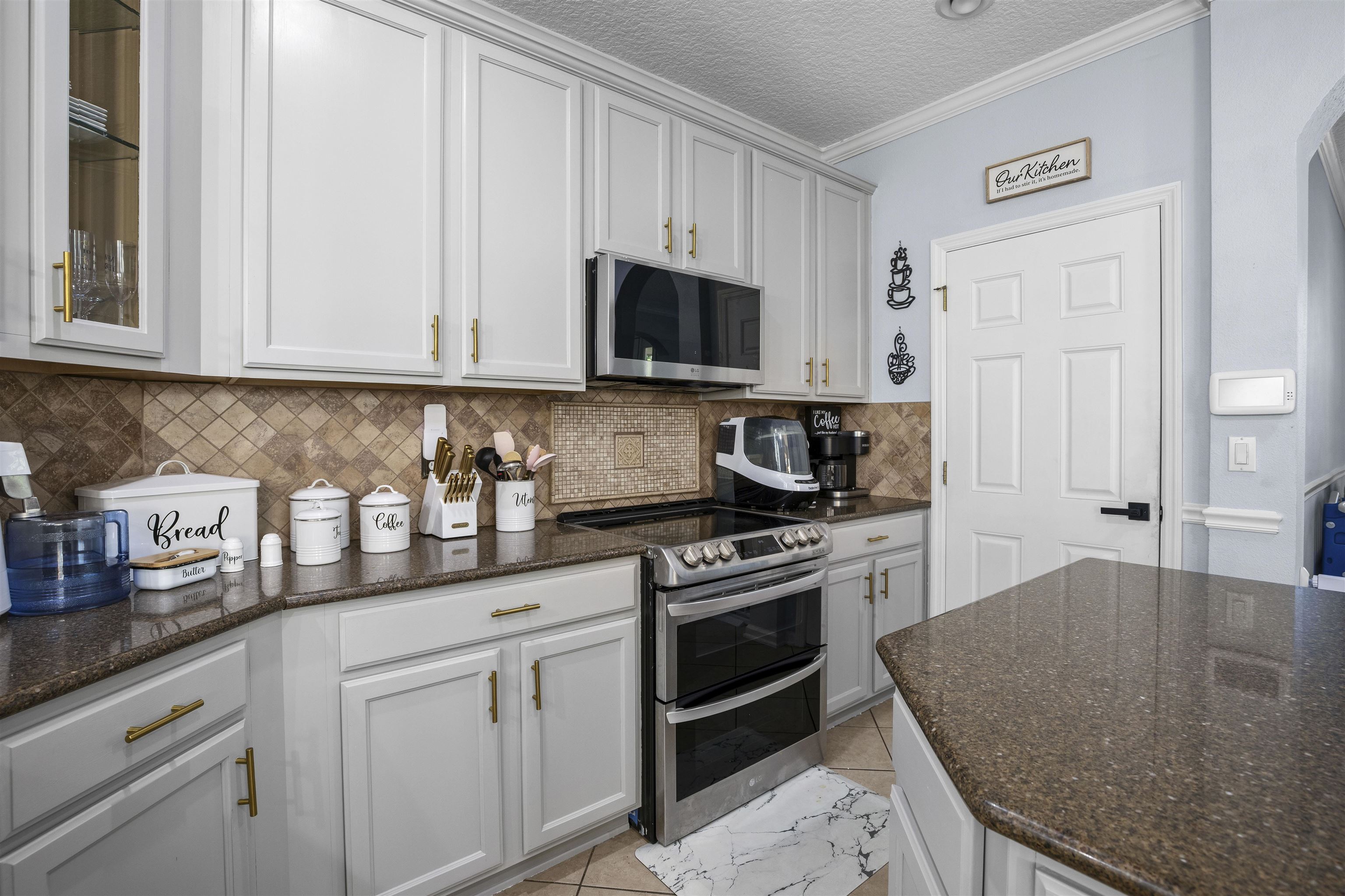 Image 17 of 62 For 3020 Atherley Rd