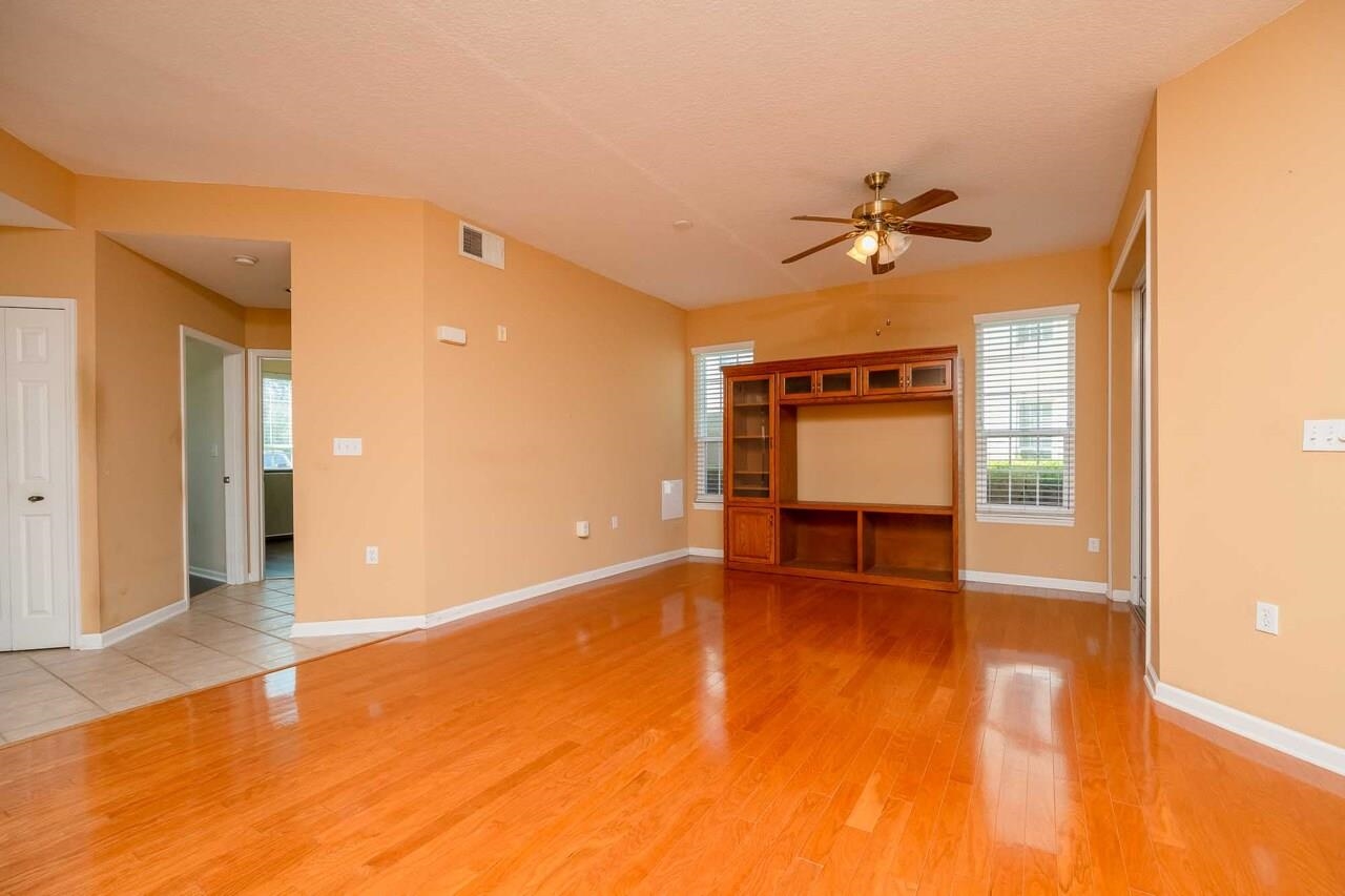 Image 16 of 47 For 1700 Prestwick Pl