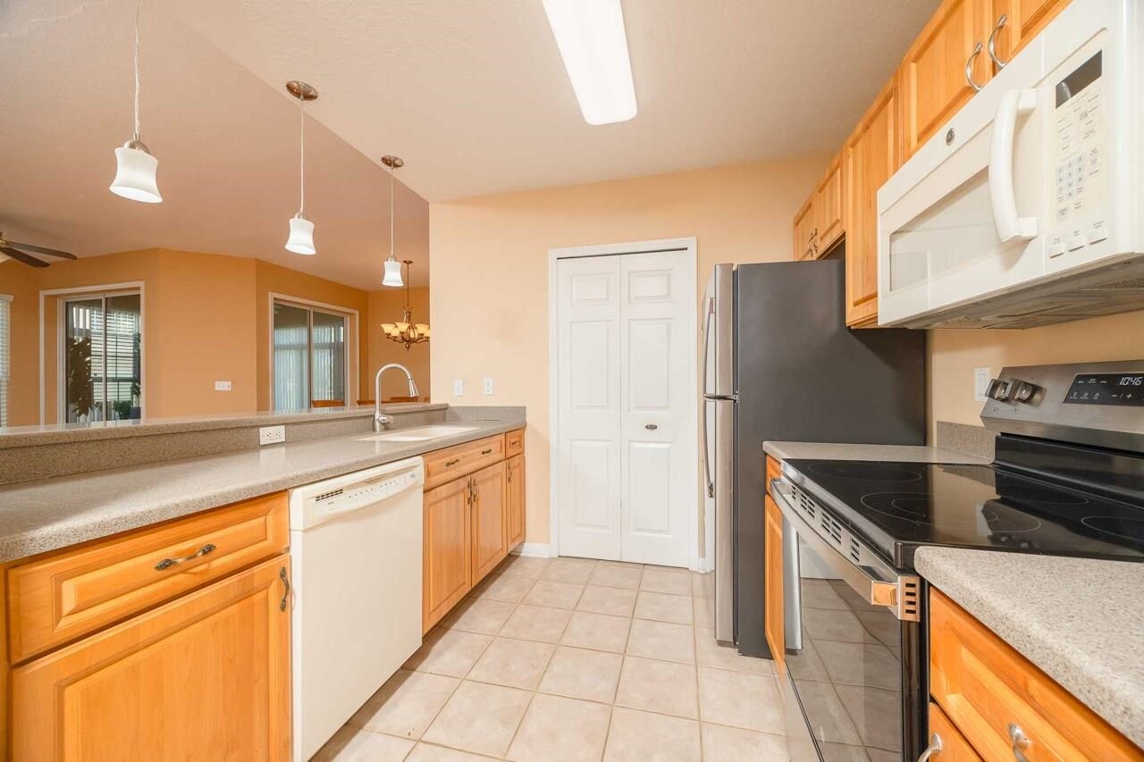 Image 20 of 47 For 1700 Prestwick Pl