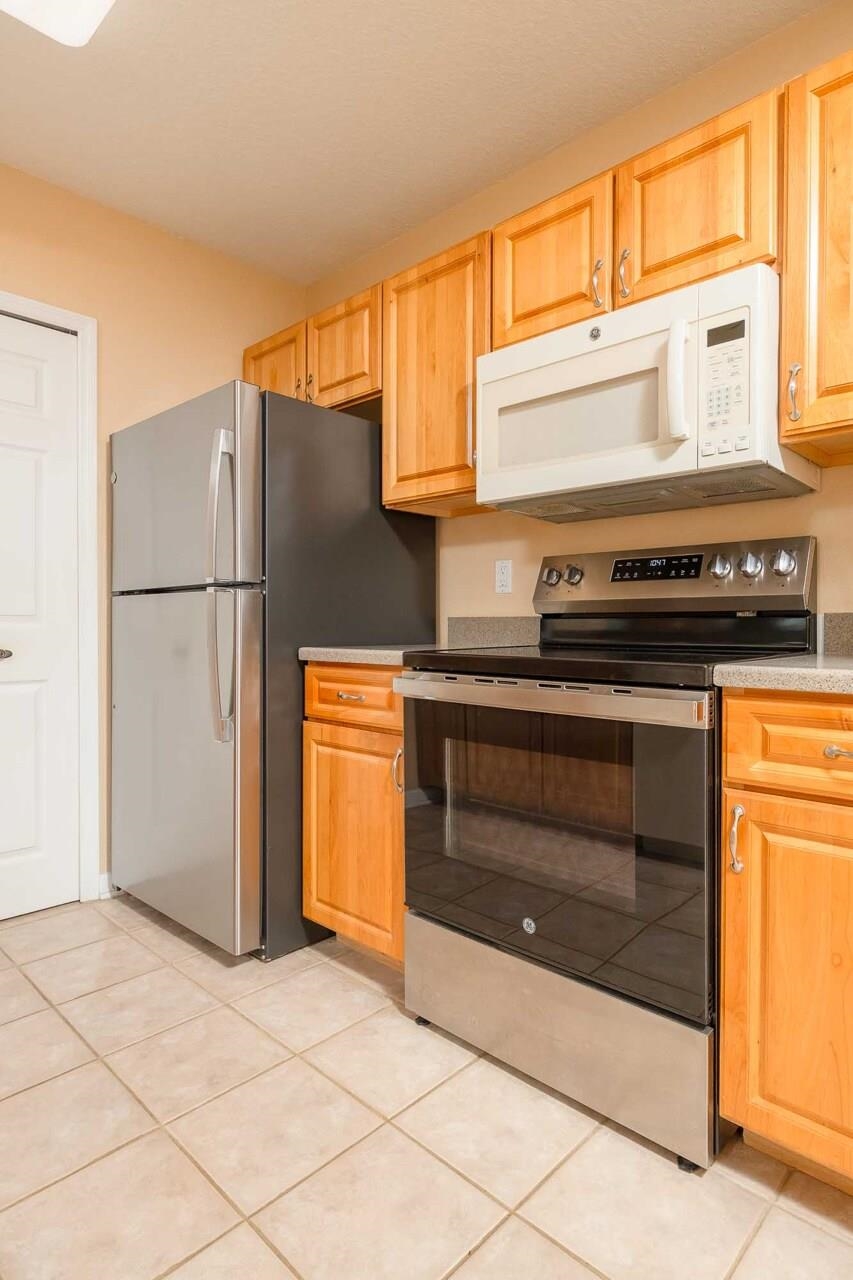 Image 22 of 47 For 1700 Prestwick Pl
