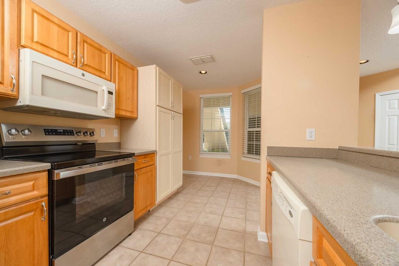 Image 23 of 47 For 1700 Prestwick Pl