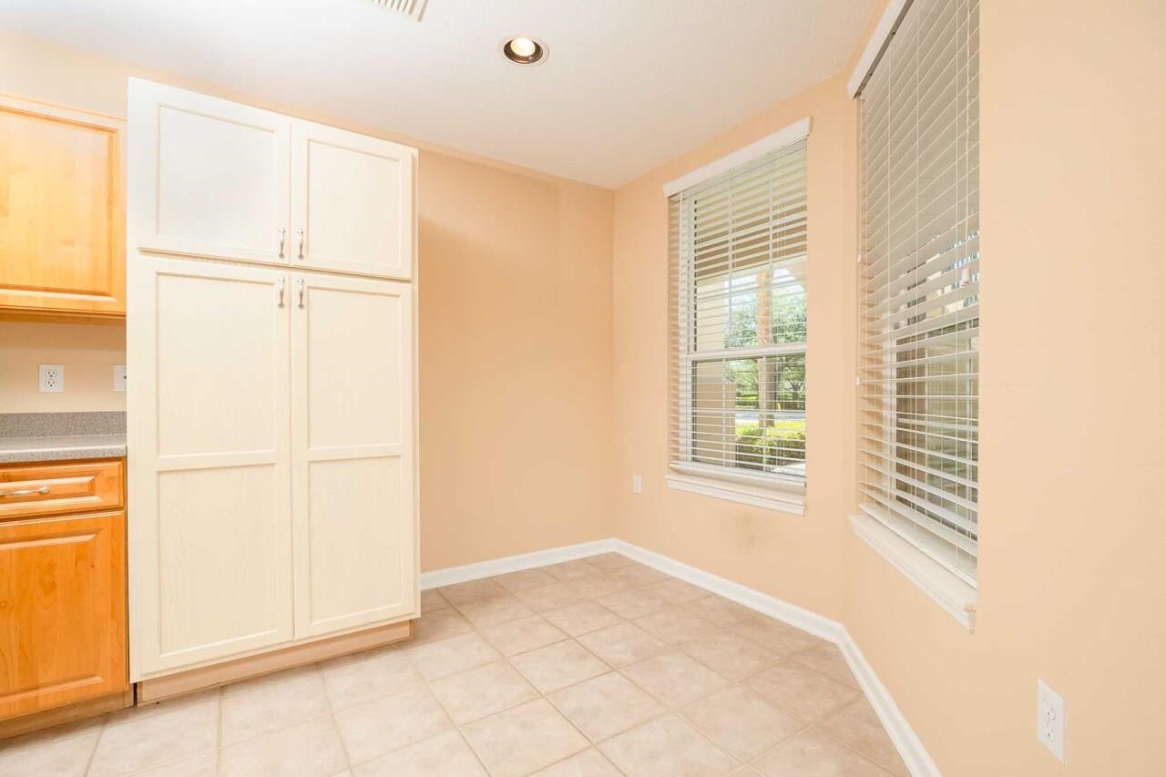 Image 24 of 47 For 1700 Prestwick Pl