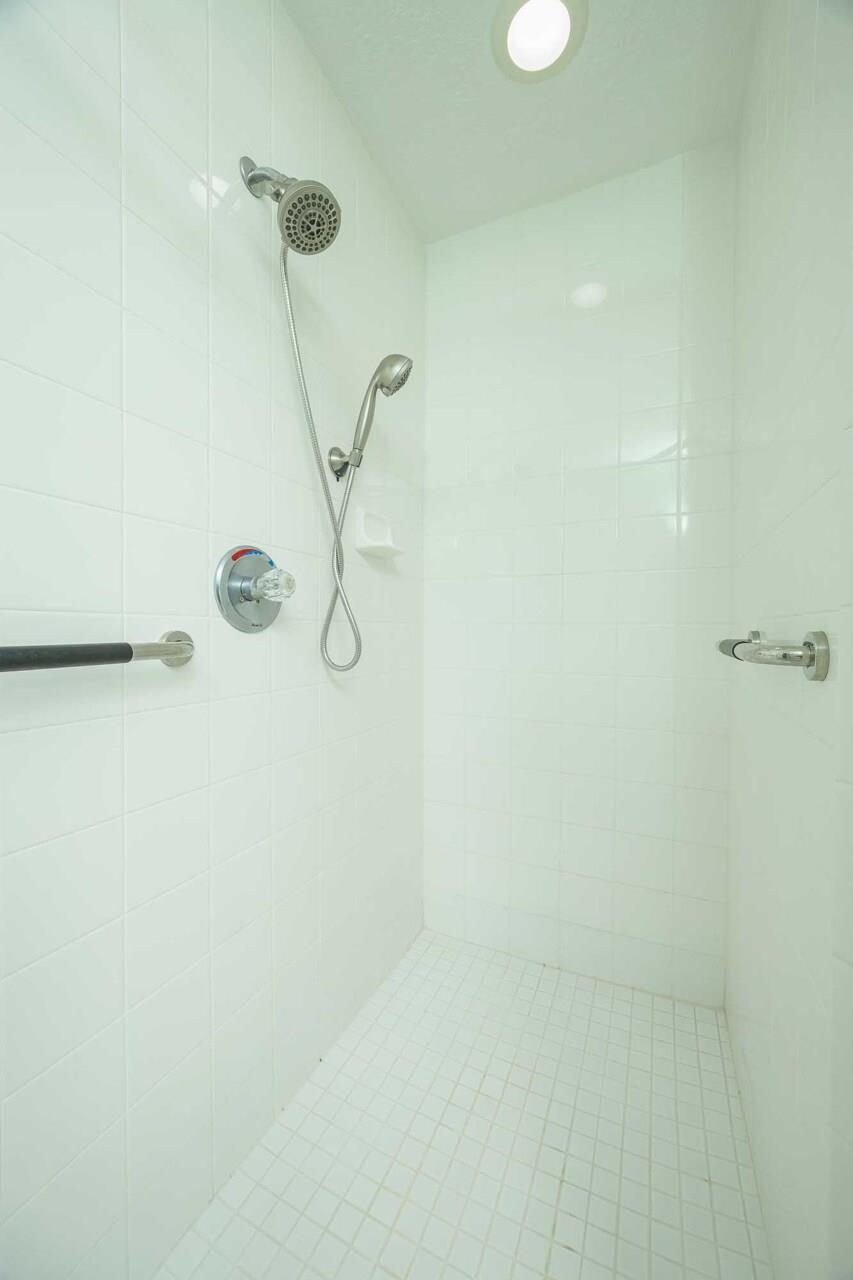 Image 30 of 47 For 1700 Prestwick Pl