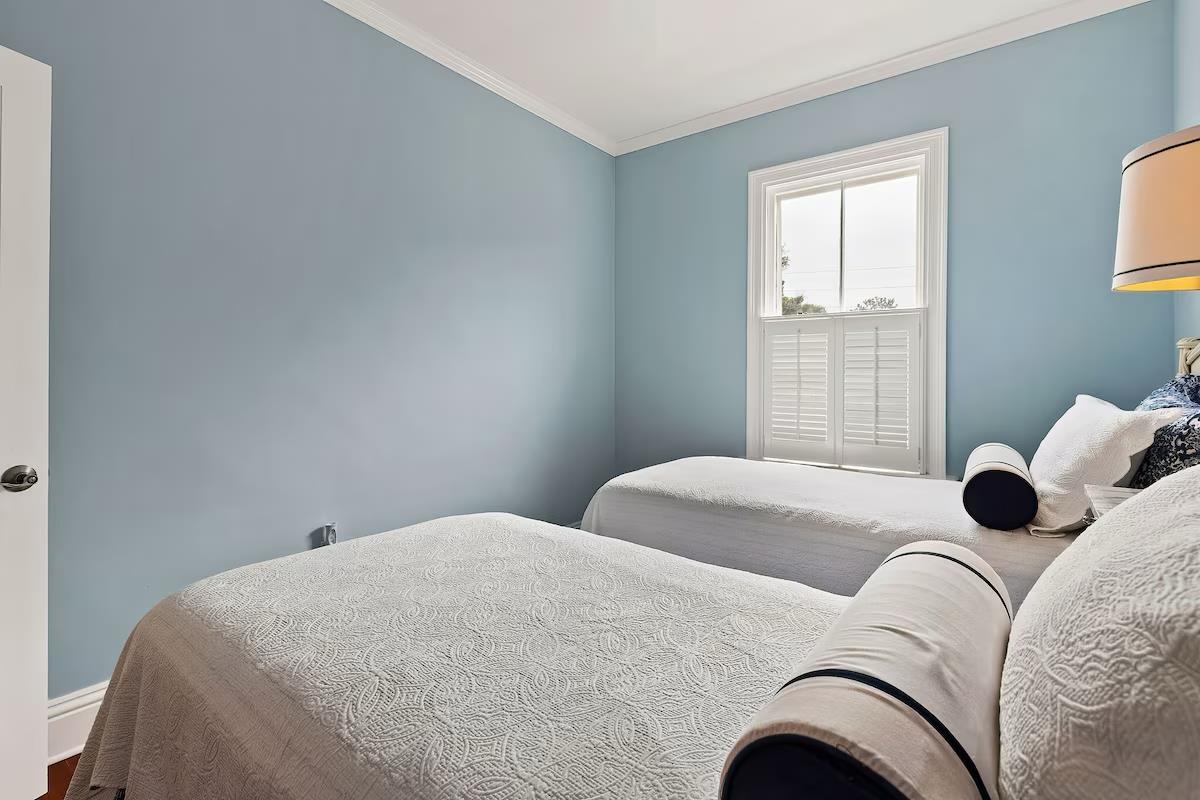 Image 28 of 41 For 172 Cordova St  4&13u