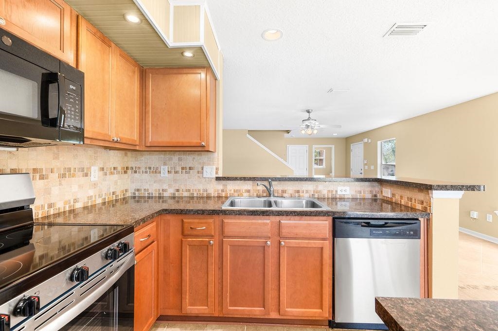 Image 13 of 56 For 211 Crete Ct - End Unit