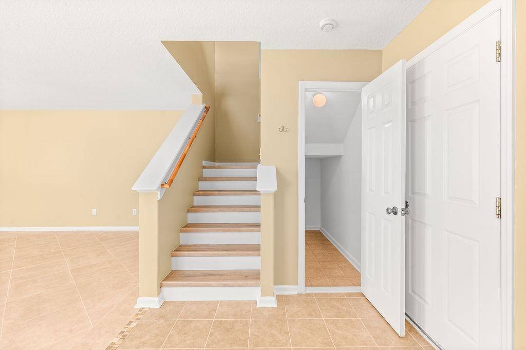 Image 16 of 56 For 211 Crete Ct - End Unit