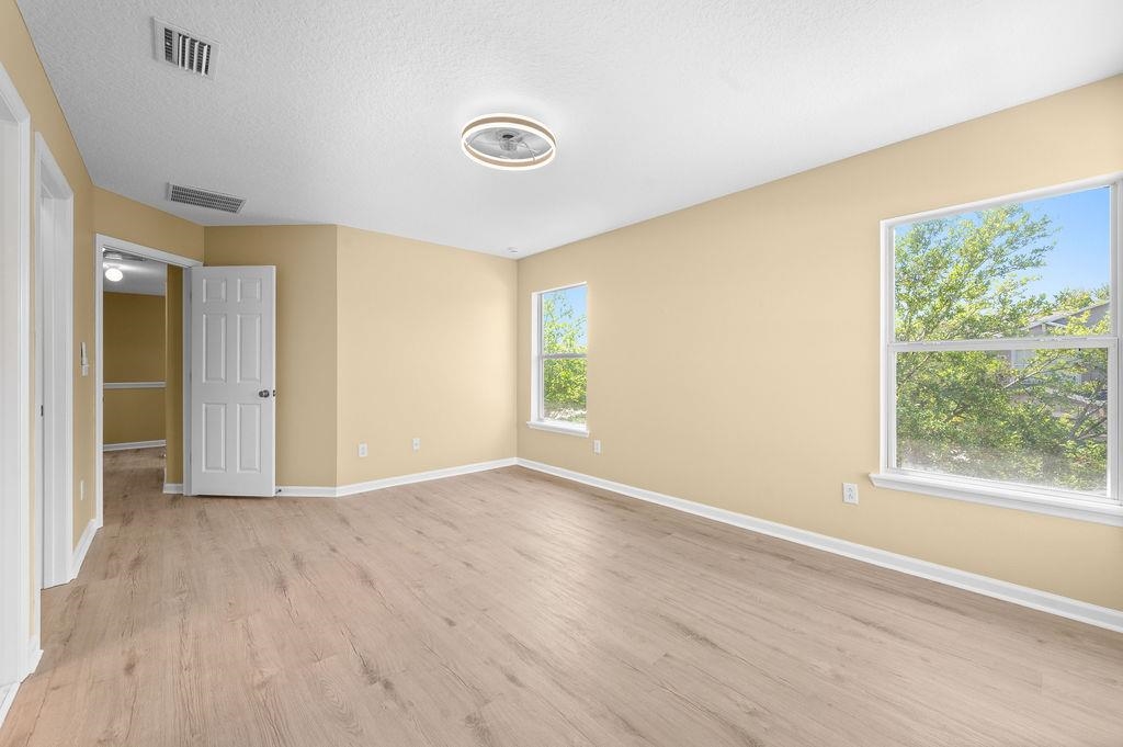 Image 24 of 56 For 211 Crete Ct - End Unit