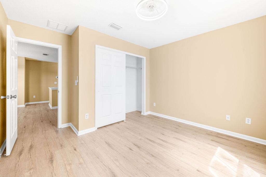 Image 29 of 56 For 211 Crete Ct - End Unit