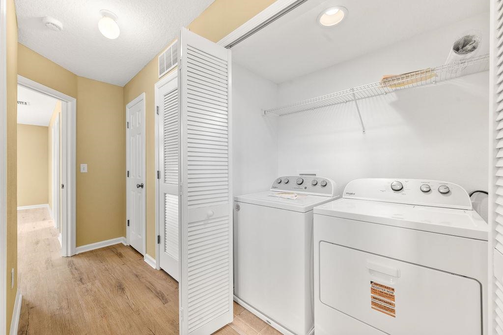 Image 33 of 56 For 211 Crete Ct - End Unit