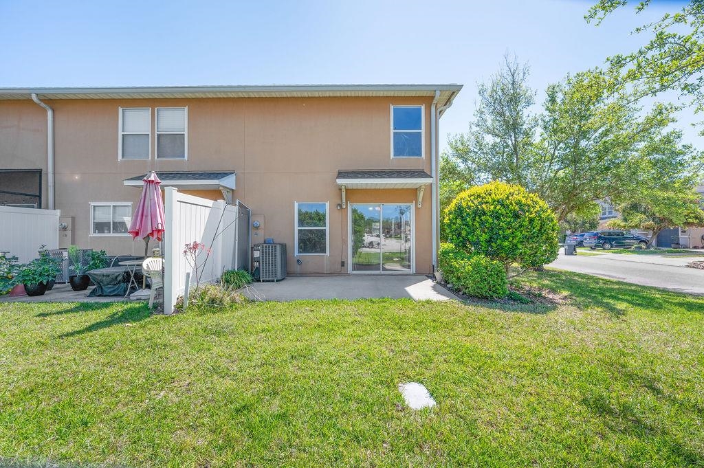 Image 35 of 56 For 211 Crete Ct - End Unit