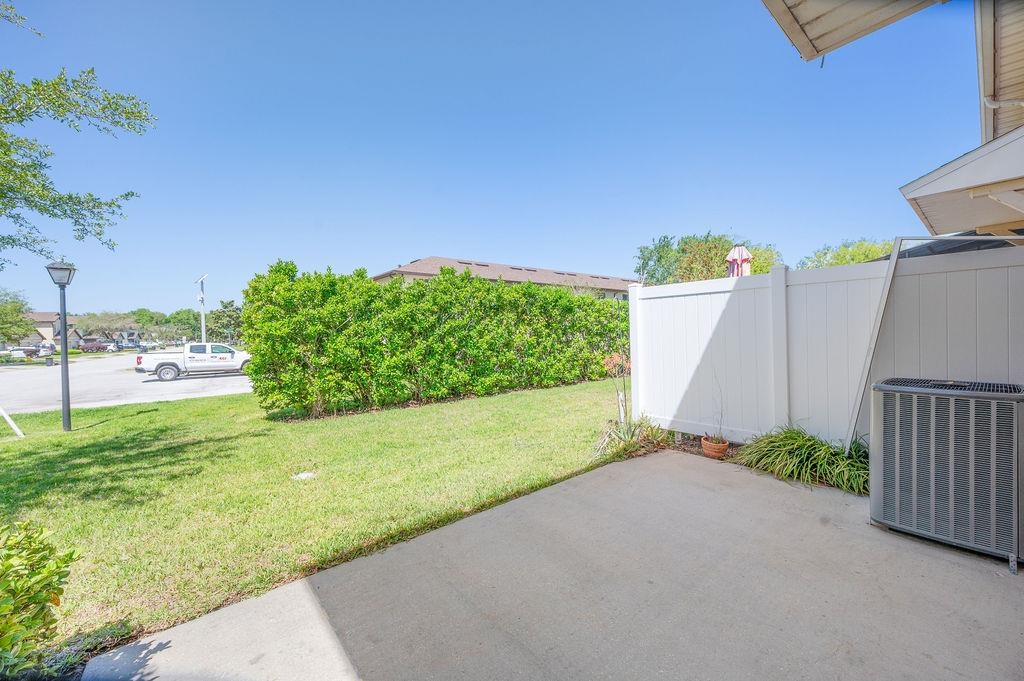 Image 36 of 56 For 211 Crete Ct - End Unit