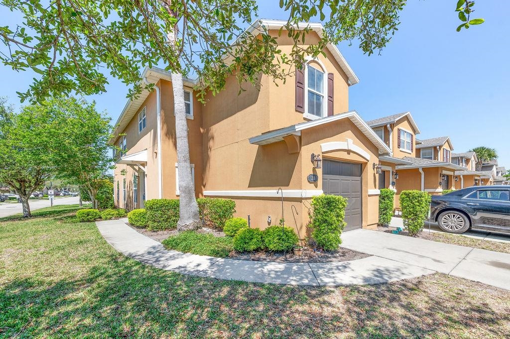 Image 38 of 56 For 211 Crete Ct - End Unit