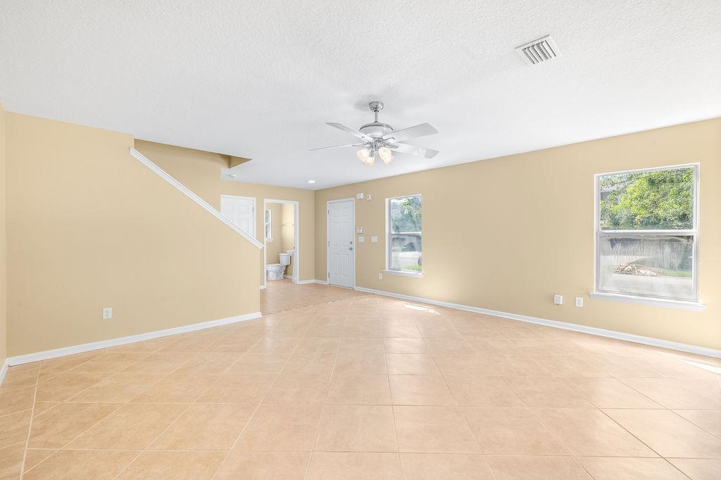 Image 4 of 56 For 211 Crete Ct - End Unit