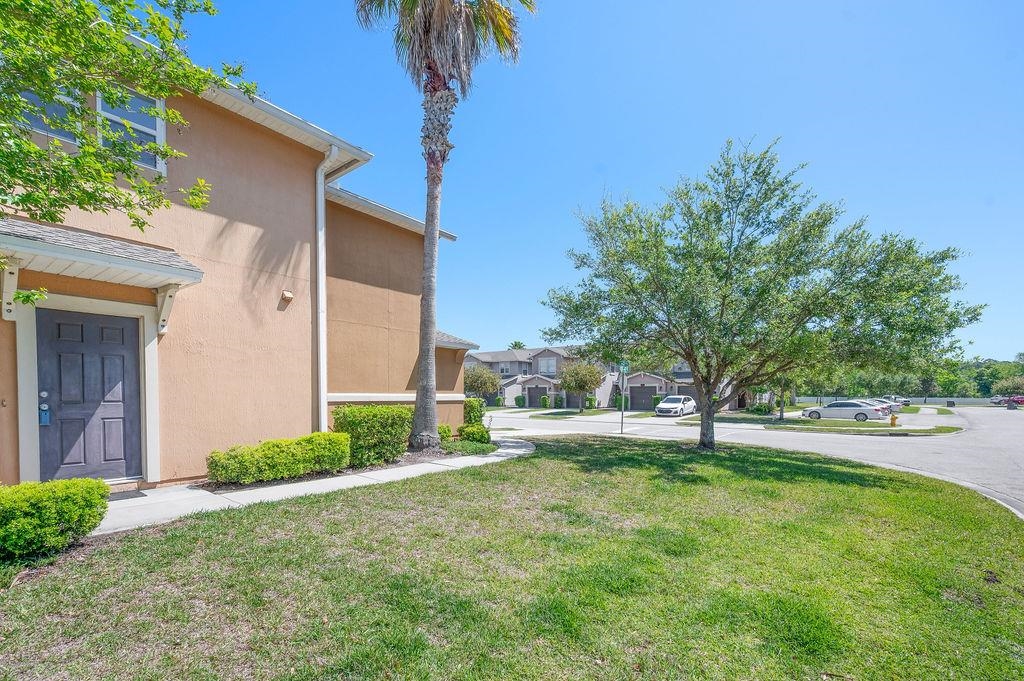 Image 43 of 56 For 211 Crete Ct - End Unit