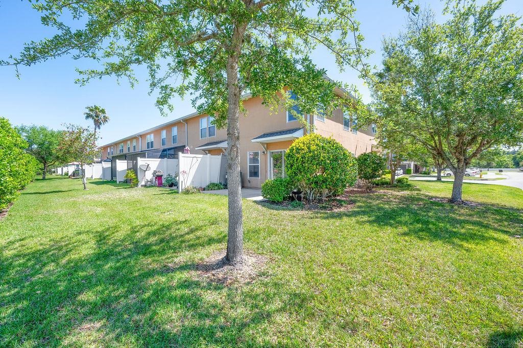 Image 44 of 56 For 211 Crete Ct - End Unit