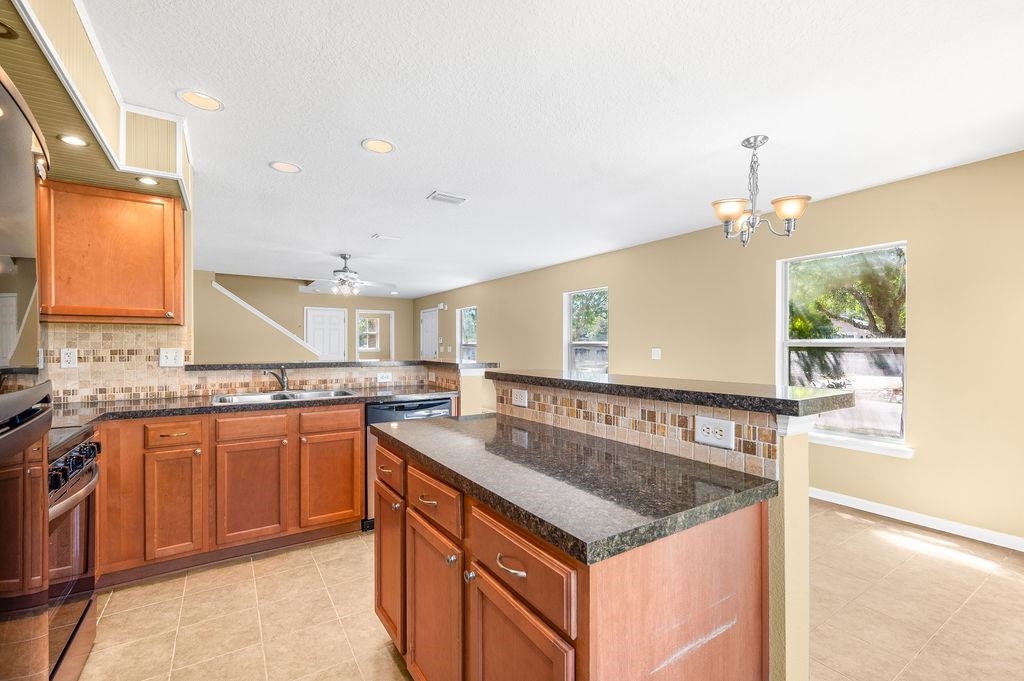 Image 9 of 56 For 211 Crete Ct - End Unit