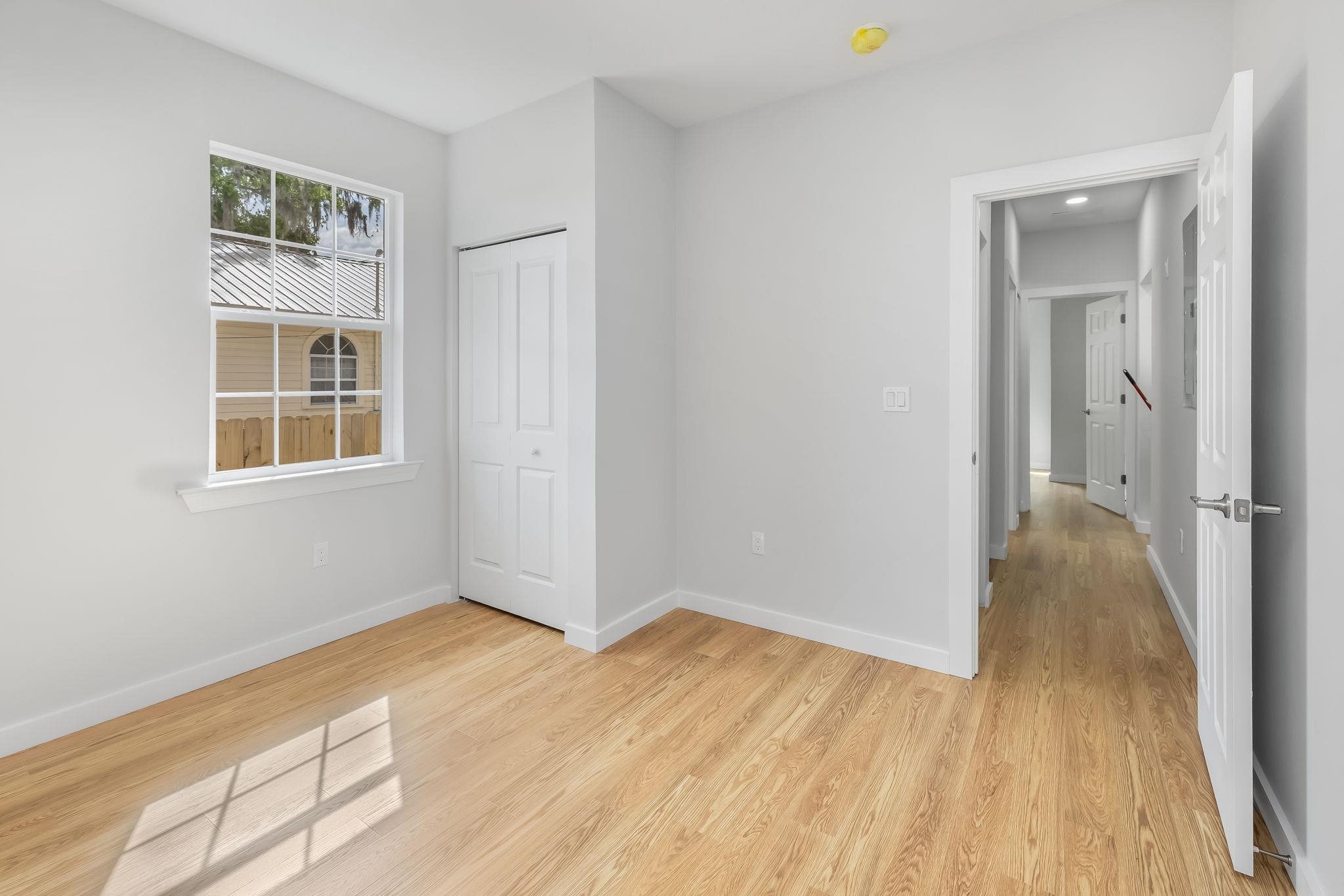 Image 22 of 39 For 98 Bruen St  