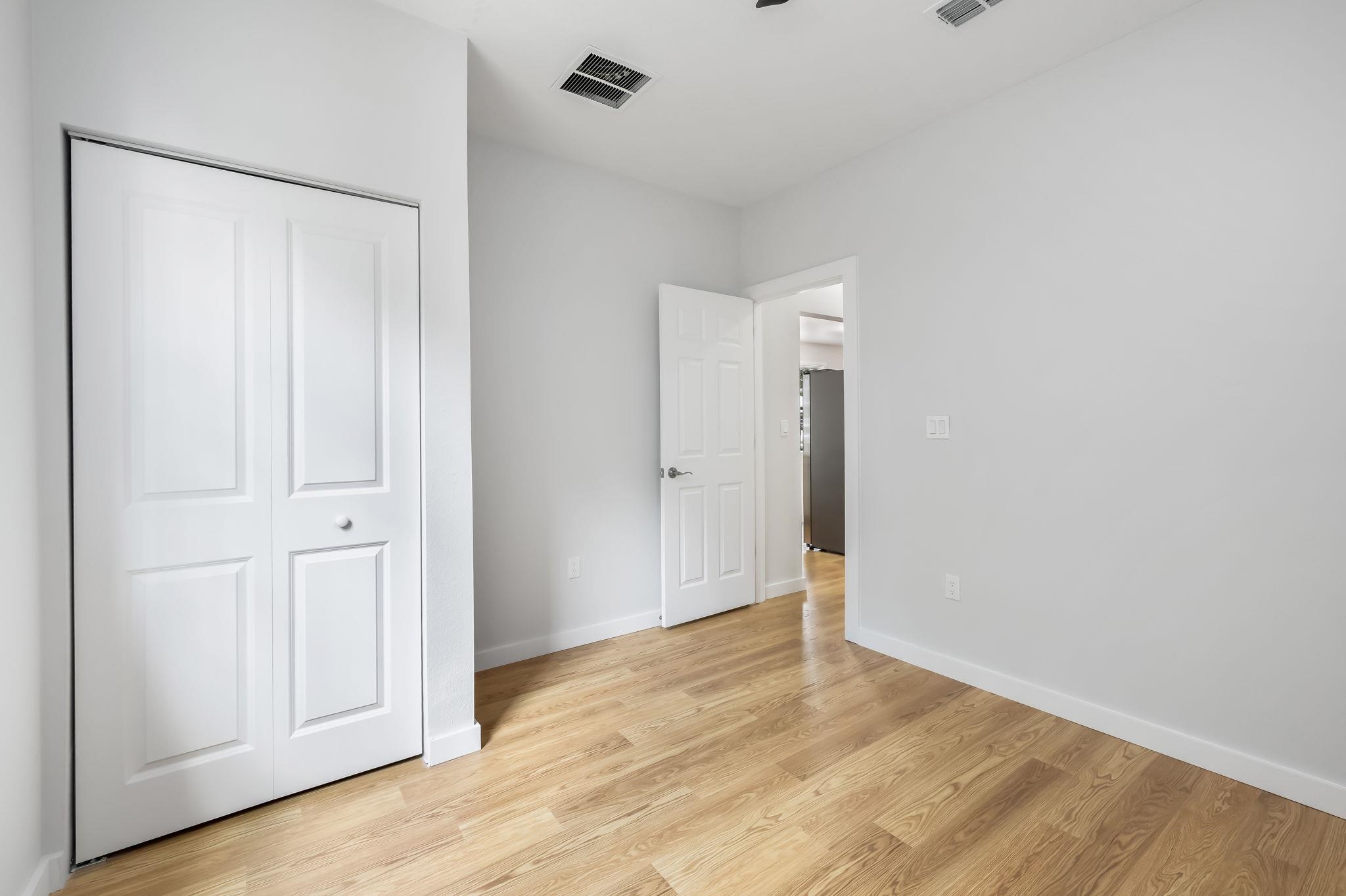 Image 24 of 39 For 98 Bruen St  