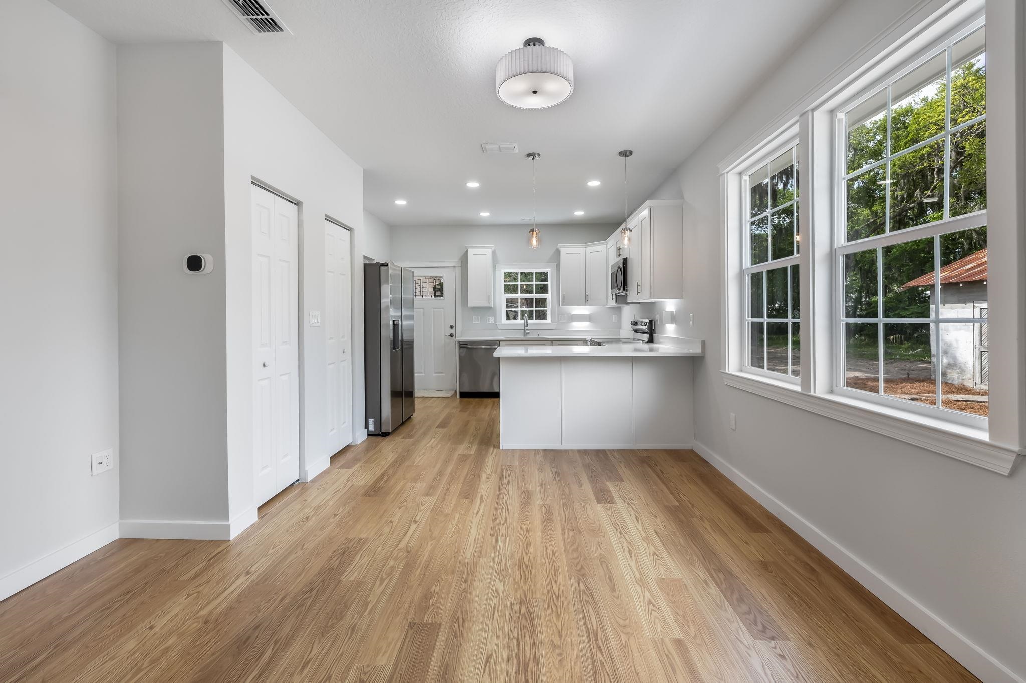 Image 26 of 39 For 98 Bruen St  