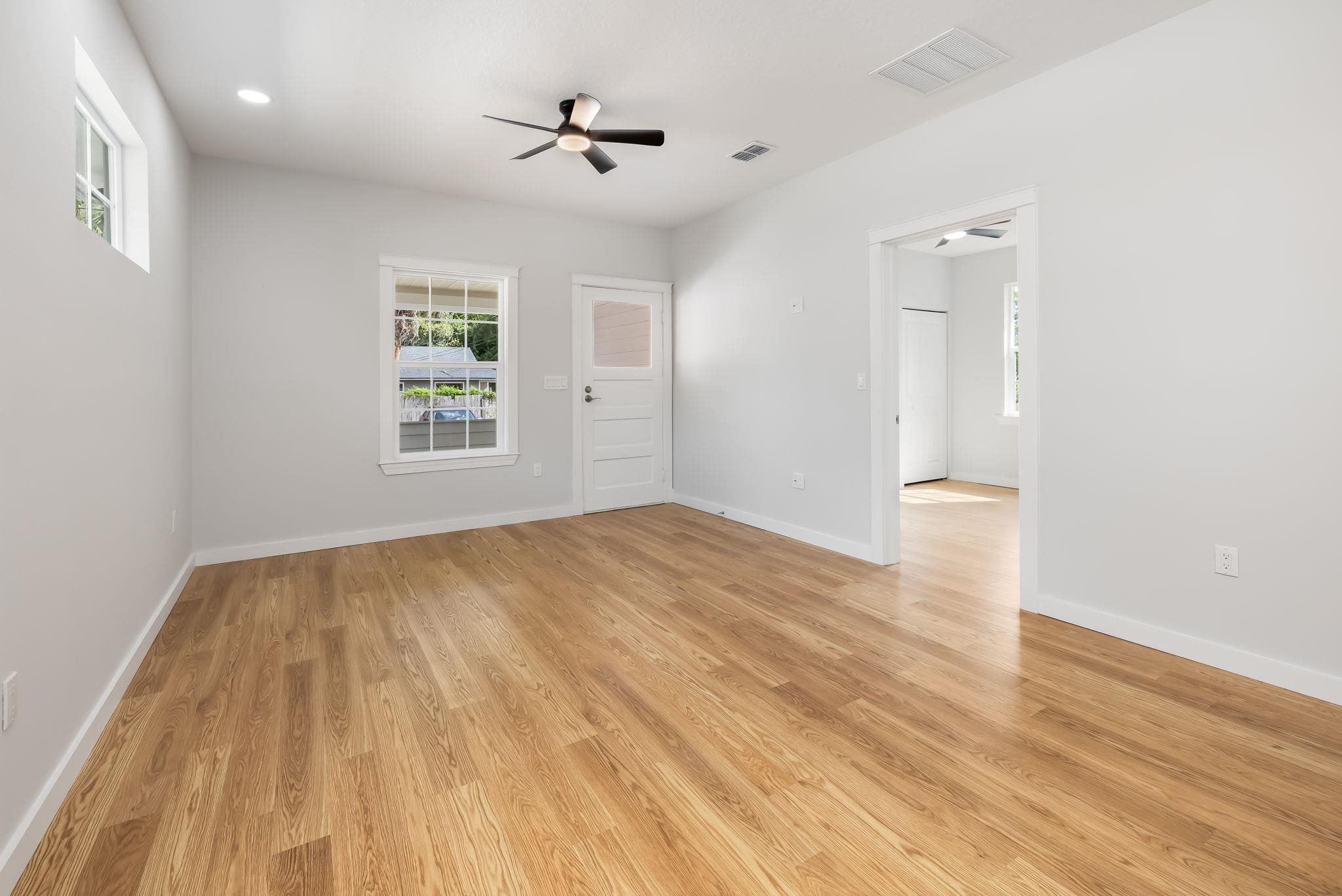 Image 27 of 39 For 98 Bruen St  